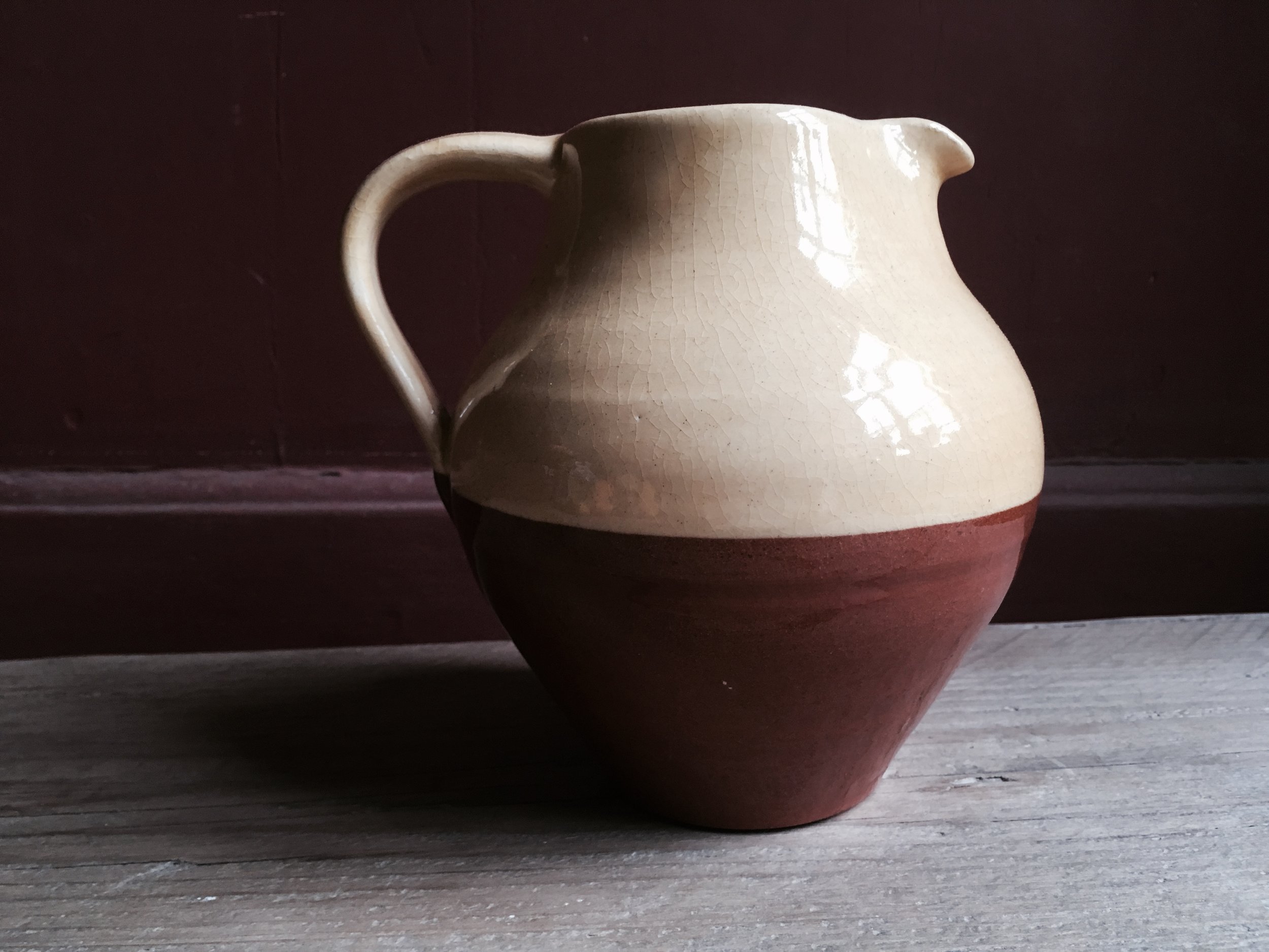 manorhouse1690_shop_crowland_lincolnshire_fens_antiques_places_to_visit_17thcentury_slipware_jug.jpg