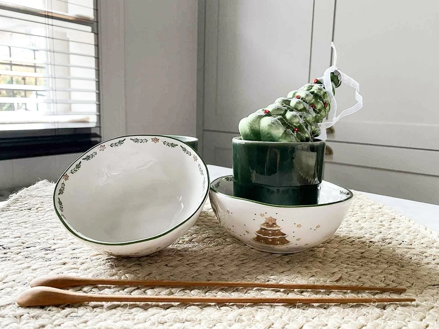 Bij boon&amp;zo zijn we al helemaal ( Kerst) enthousiast! Kleine en grote geschenkjes, waaronder mooi serviesgoed en decoratie voor de kerstboom, de Kersttafel,&hellip;
Vanaf vandaag branden ook de tientallen lichtjes, kom je eens kijken?