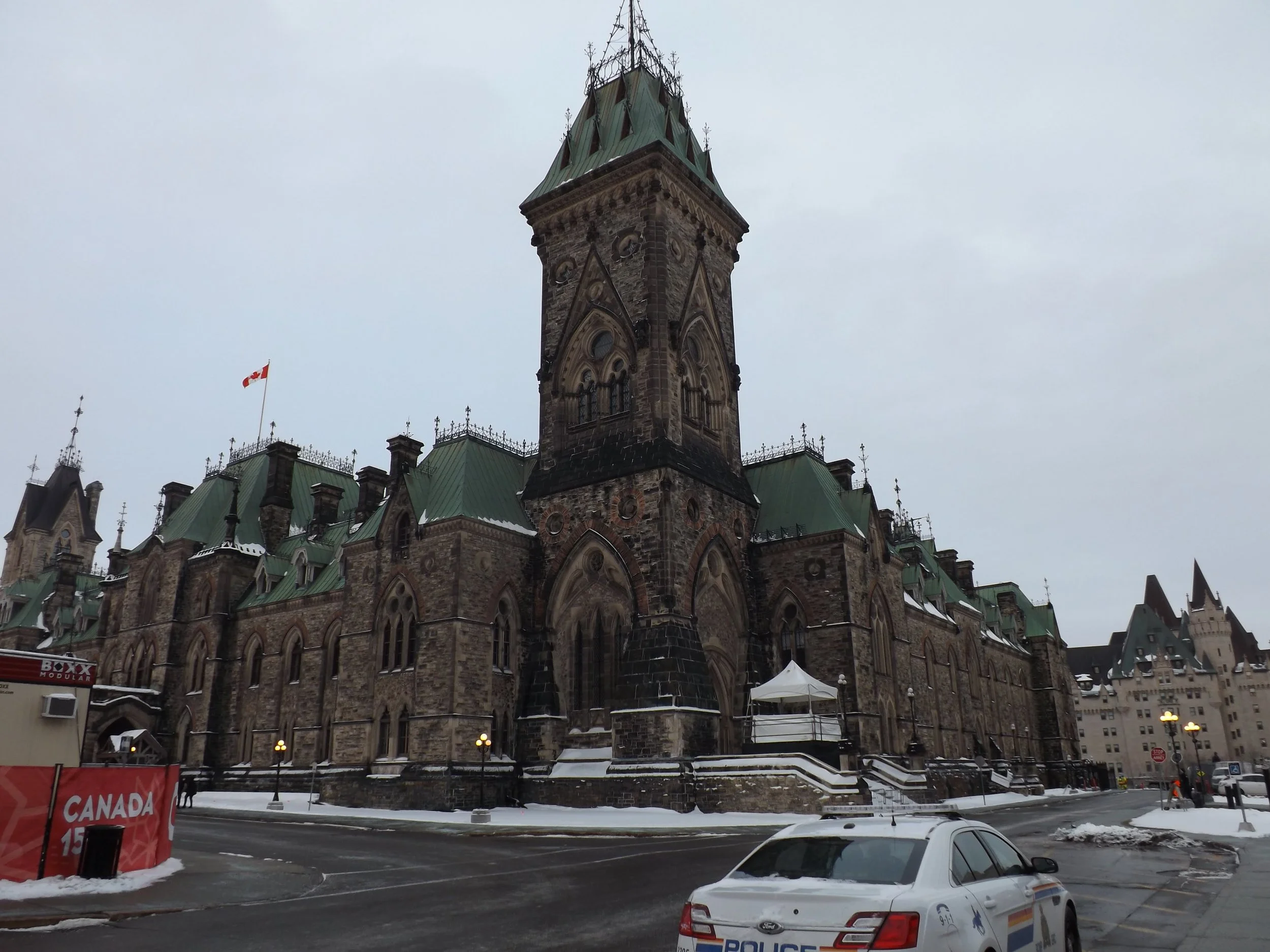 Un bâtiment gouvernemental sur la Colline du parlement