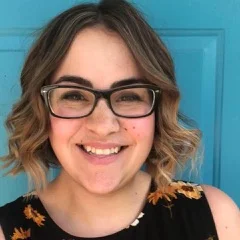 Victoria Harris Headshot.jpeg