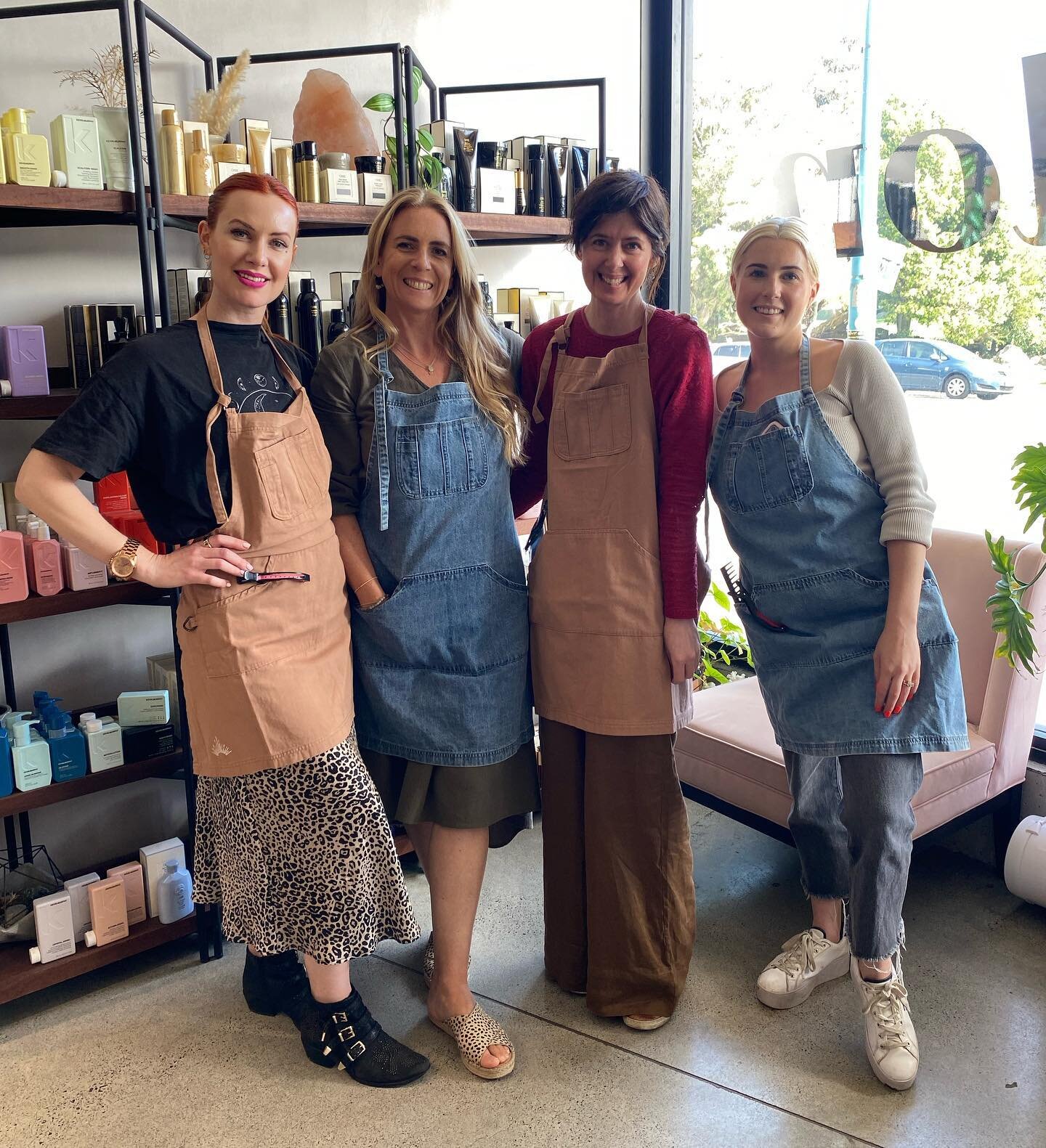New @norpa_and_co aprons for the Epsilon gals 🤗 this Tauranga based online company has awesome hairdressing aprons and colour tools - check them out online to support local small business 
.
.
.
.
.
.
#epsilonhair #epsilonexperience #mtmaunganuihair