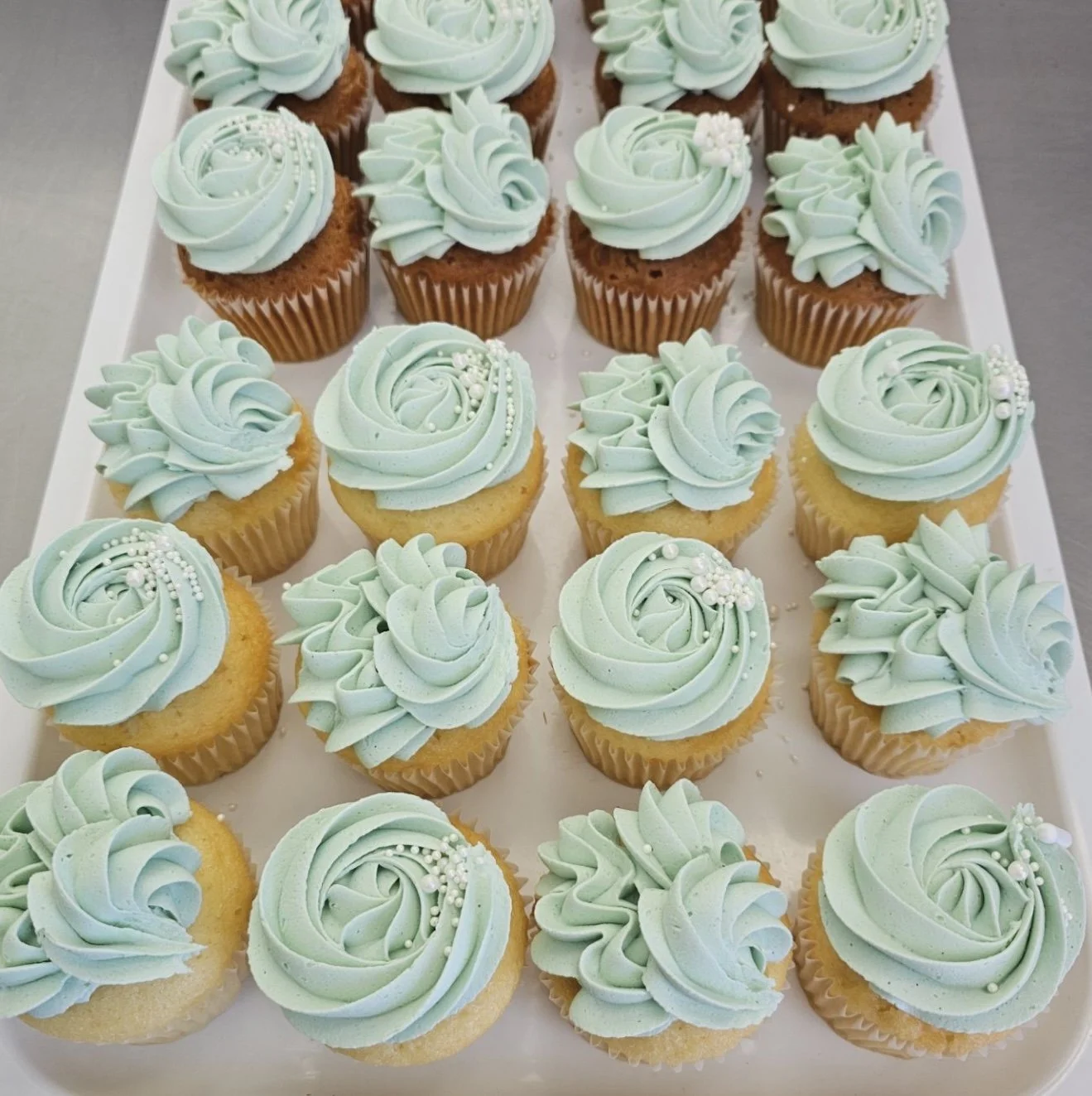 buttercream sprinkle cupcakes.jpg