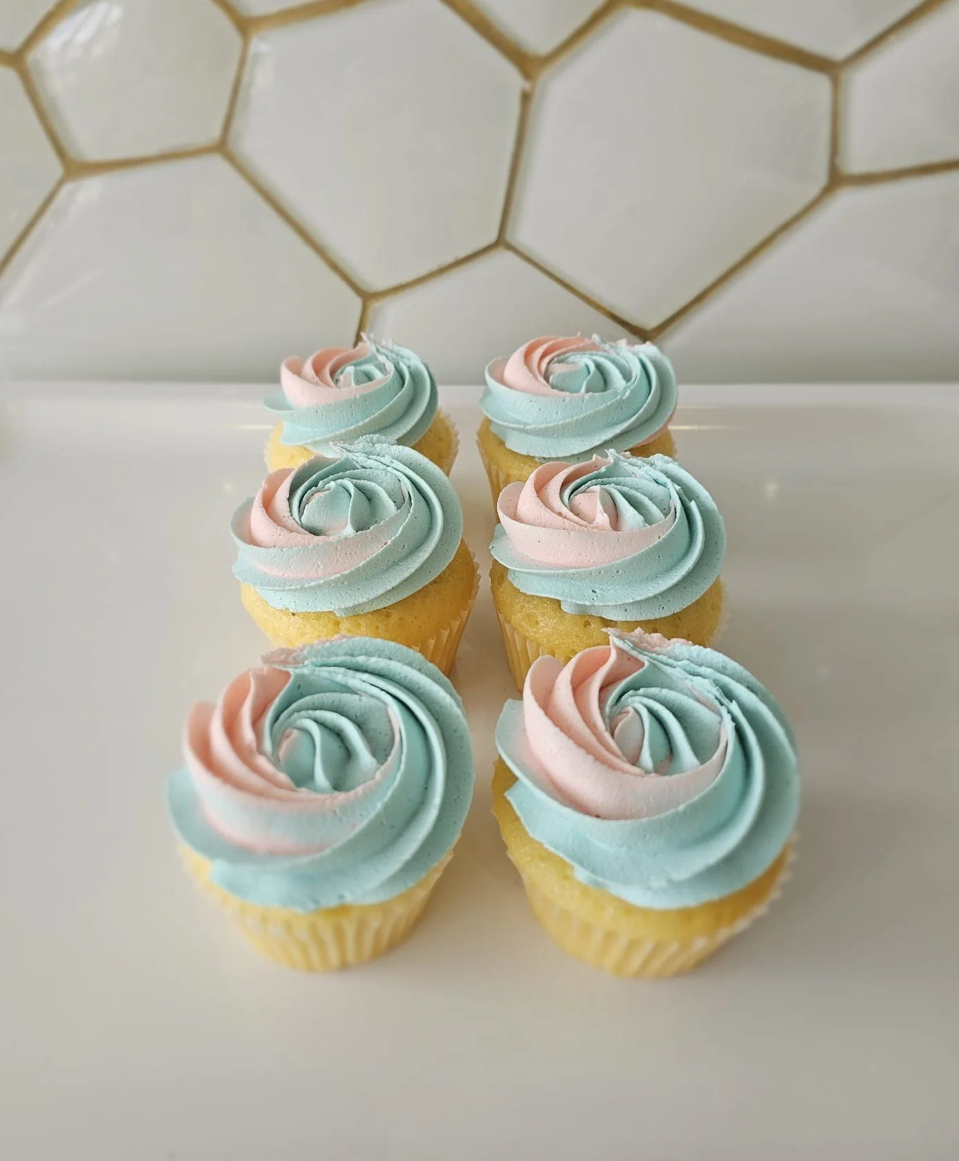 Gender Reveal cupcakes 2.jpeg