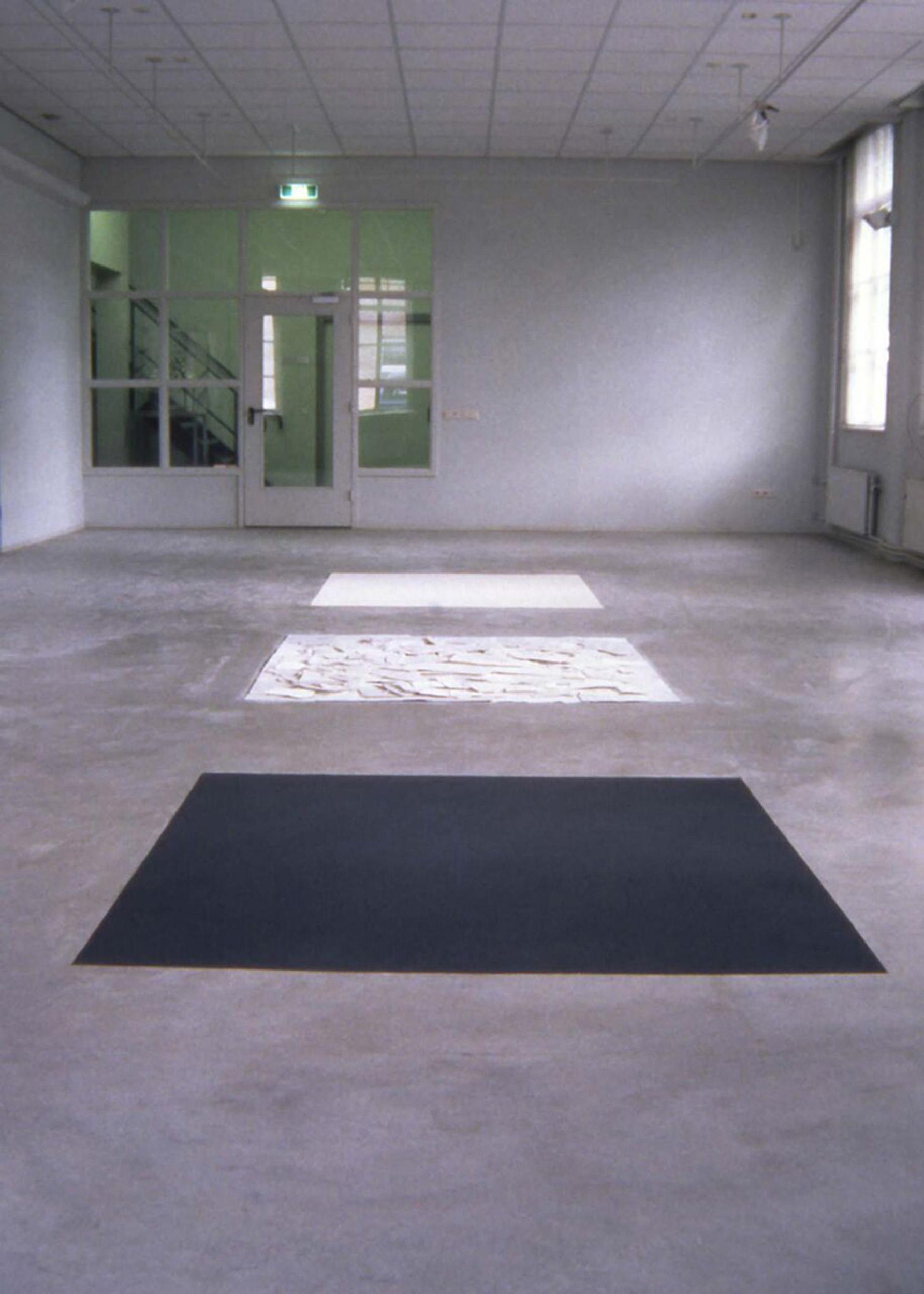   Shard Squares, 1997  Europees Keramisch Workcentrum, s’Hertogenbosch, NL  Porcelain, Graphite,&nbsp;Each square: 5’ x 5’ x 5’ 