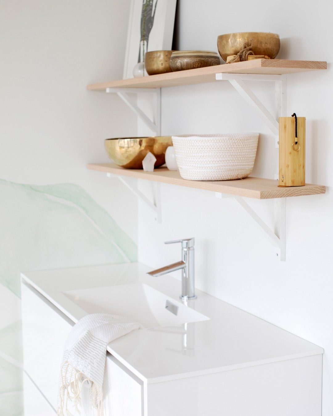 We opted for a clean, minimalist and soothing vibe and decor for this acupuncture studio. How did we do?

Photo: @janisnicolayphotography