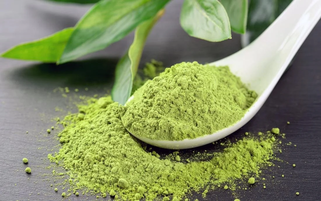 matcha-powder-in-white-ceramic-spoon.jpg