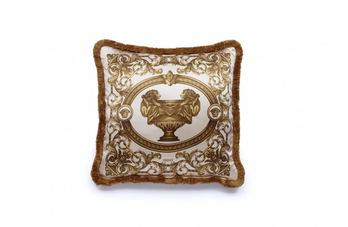 fce4d15c5a0fb944ef01302f4c021249_Lion-Urn---Cushion---45x45-cm---Silk-Panel-R-Silk-Panel---2013-ZCU21SE-Z03149-ZS016-R.jpg
