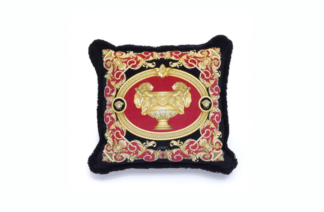 e643eb5a3e8038cdb6296b7e02e849dc_Lion-Urn---Cushion---45x45-cm---Velvet-Panel-R-Velvet-Panel---2013-ZCU21VE-Z03149-ZS015-R.jpg
