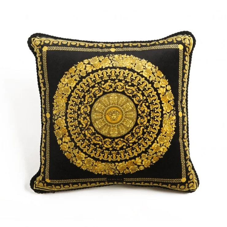886f6c091cfb69df4571c6b5aaee7eb5_Barocchino---Cushion---45x45-cm---Velvet-Panel-R-Velvet-Panel---2015-ZCU454502-ZCOP0020-Z7031.jpg