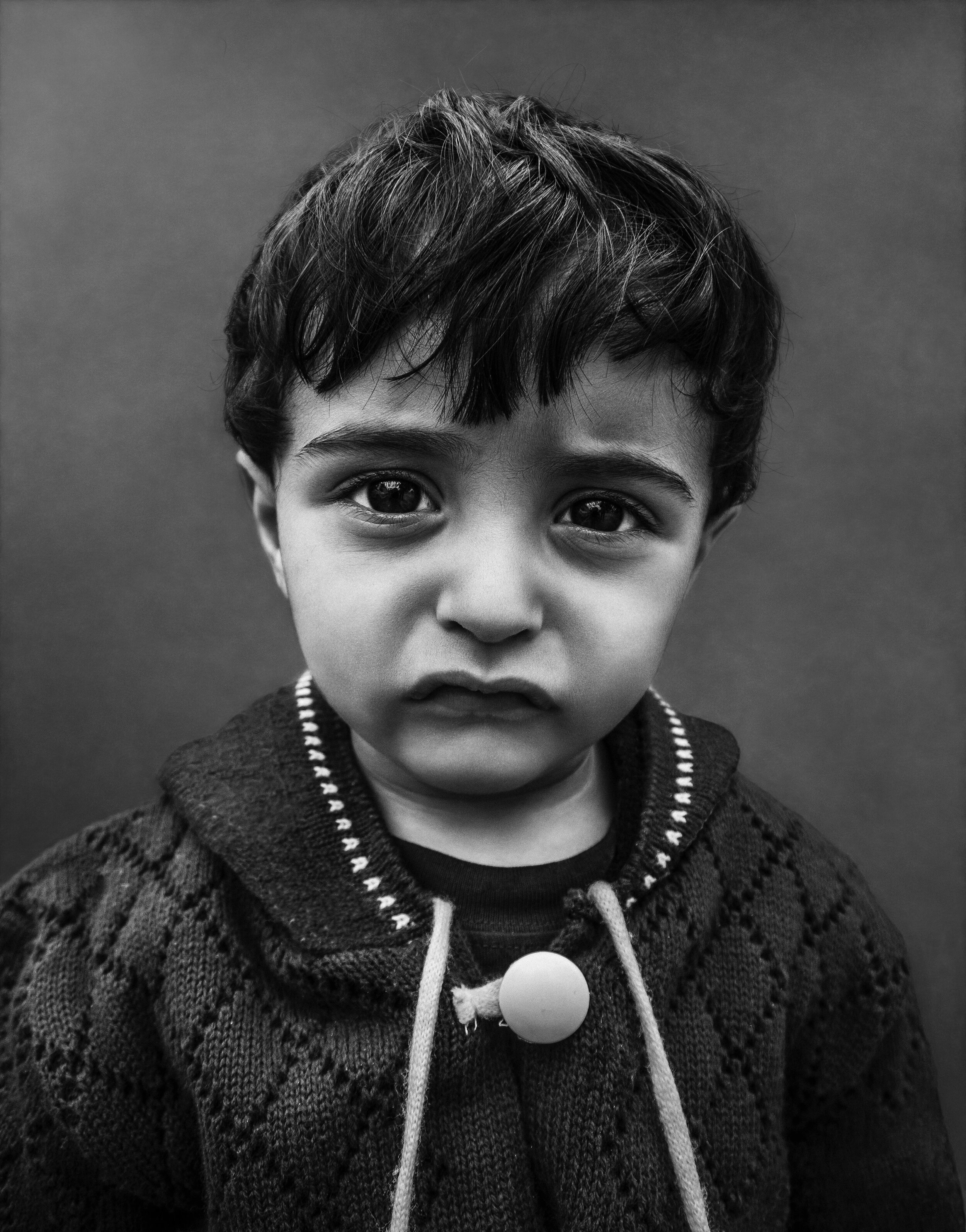 Lene Marie Fossen - Refugee Children Chios XVI 9221550 2015 - Archival Pigment Print - Size 63,79 x 50 cm - Edition of 7 + 2 AP. Courtesy WILLAS contemporary  - Courtesy WILLAS contemporary