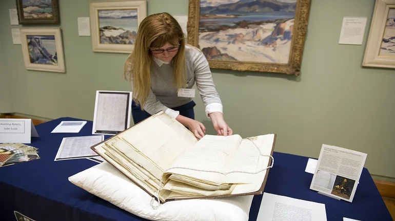 Public Engagement for PGRs: The Hunterian Associates Programme