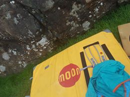 Bouldering mats make great comfy places to crash on for a snack and rest as well. Photo by 2181 at IG: jai.lapeche 
