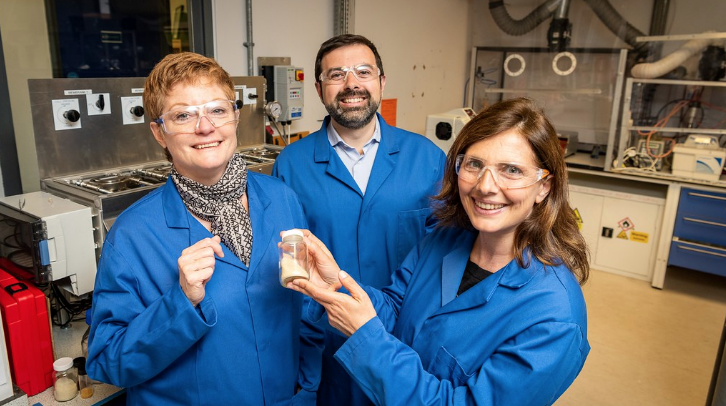 Janet Scott, Davide Mattia and Giovanna Laudisio of Naturbeads