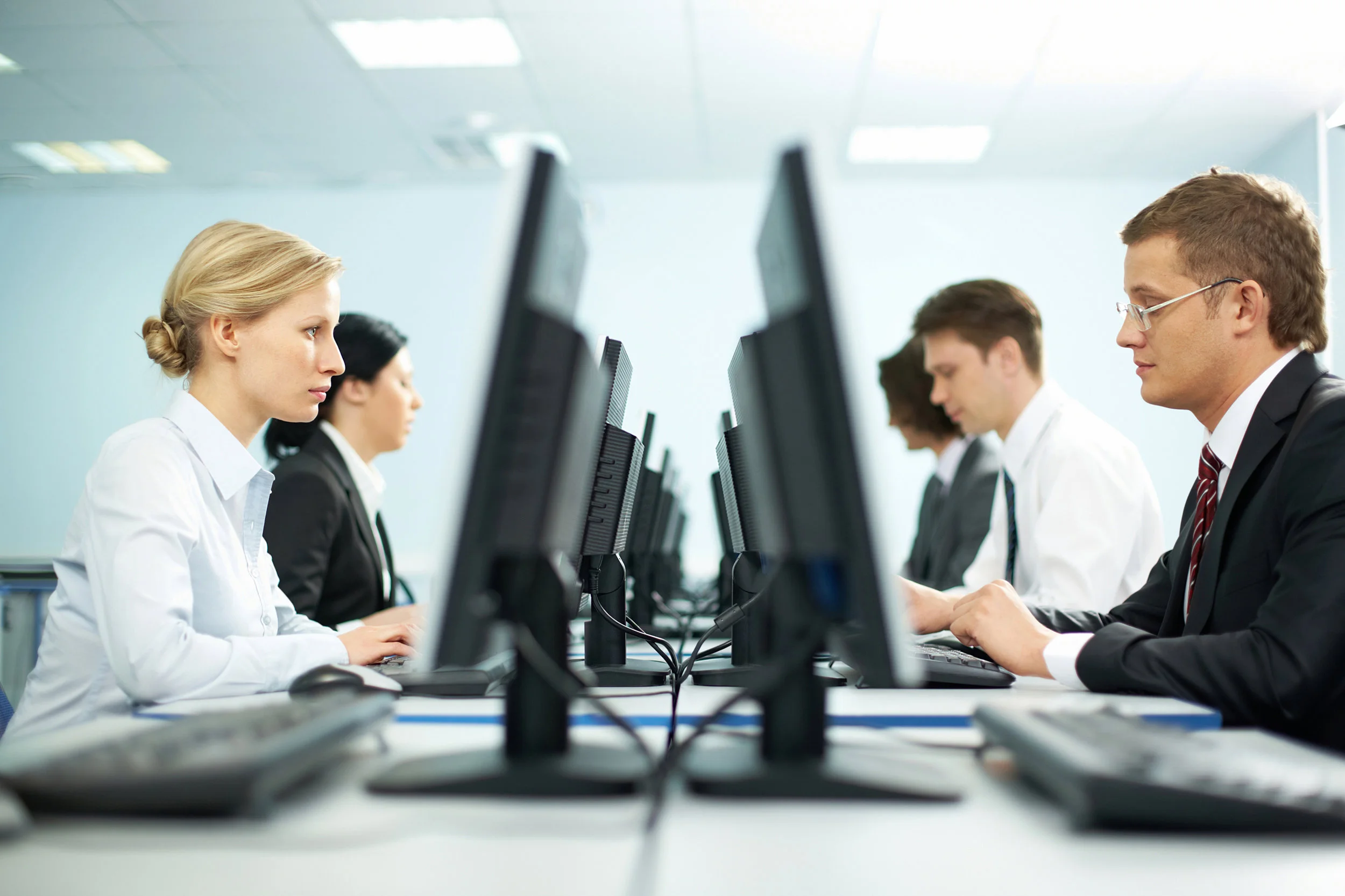 Keep-an-Eye-on-Employees-with-Cell-phone-Monitoring-App-TheTruthSpy.jpg