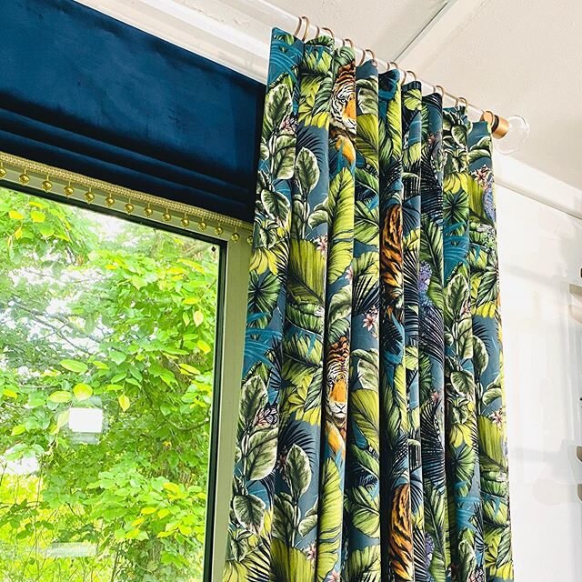 I forgot to take pictures of all the curtains faux roman blinds ... not our choice that we too k today to the show homes we have been working on ... so here&rsquo;s a picture of a pair of beautiful curtains @prestigioustextiles that we have on displa