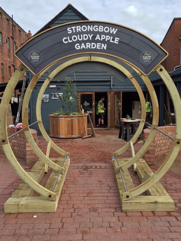 CLOUDYAPPLE1.jpeg