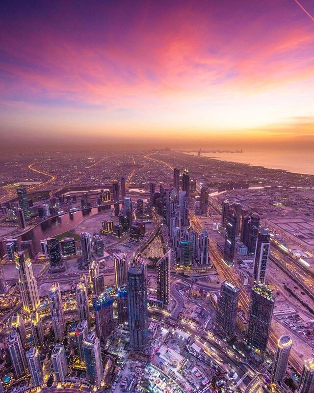 This evening&rsquo;s sunset over the megopolis that is bustling Dubai. Taken from atop the soaring plinth of Burj Khalifa, the world&rsquo;s tallest building. 
__________________________________________________________________
Canon 5D Mk III + Tamro