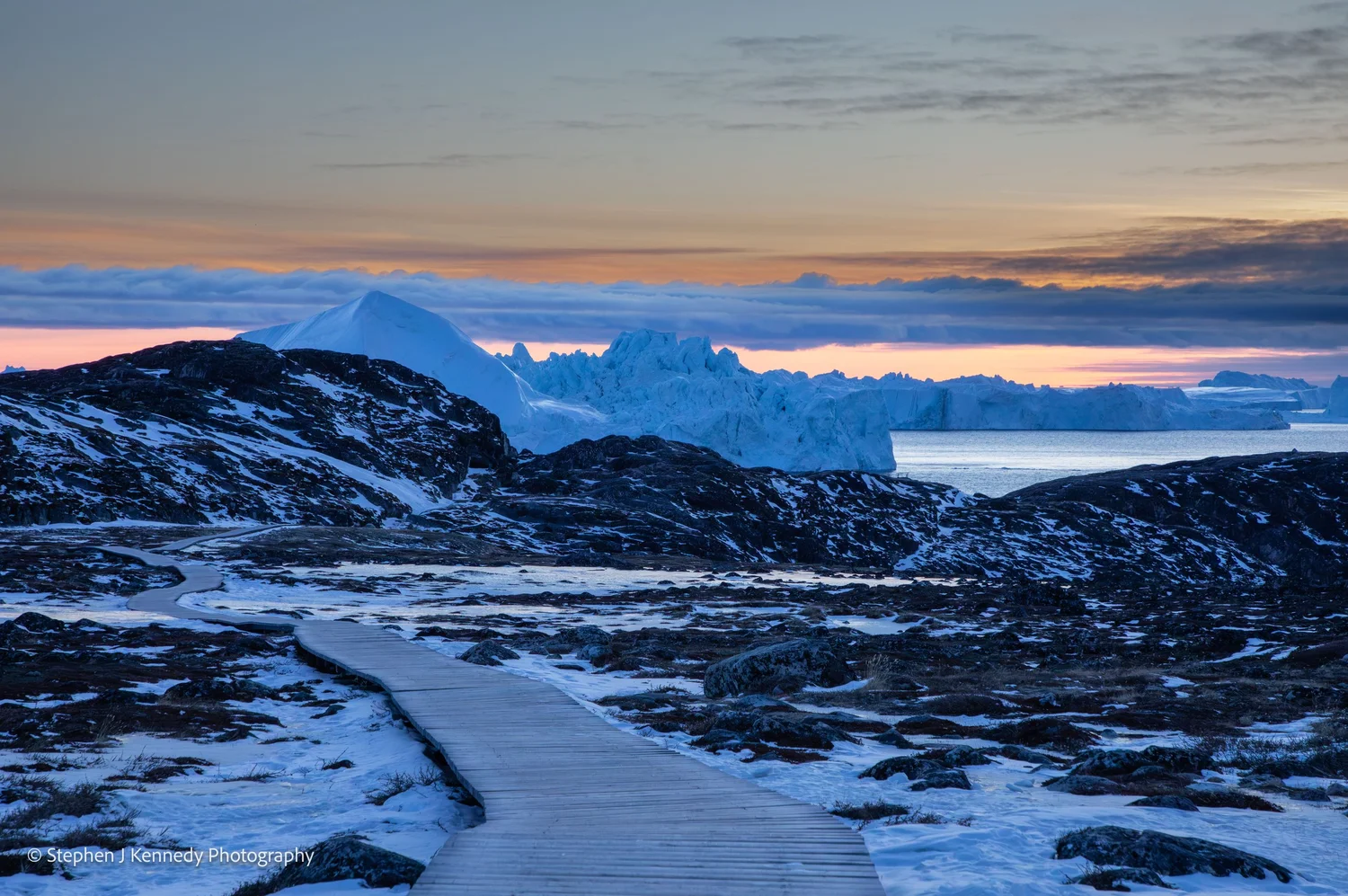 Ilulissat — Blue Trail, sunset icebergs