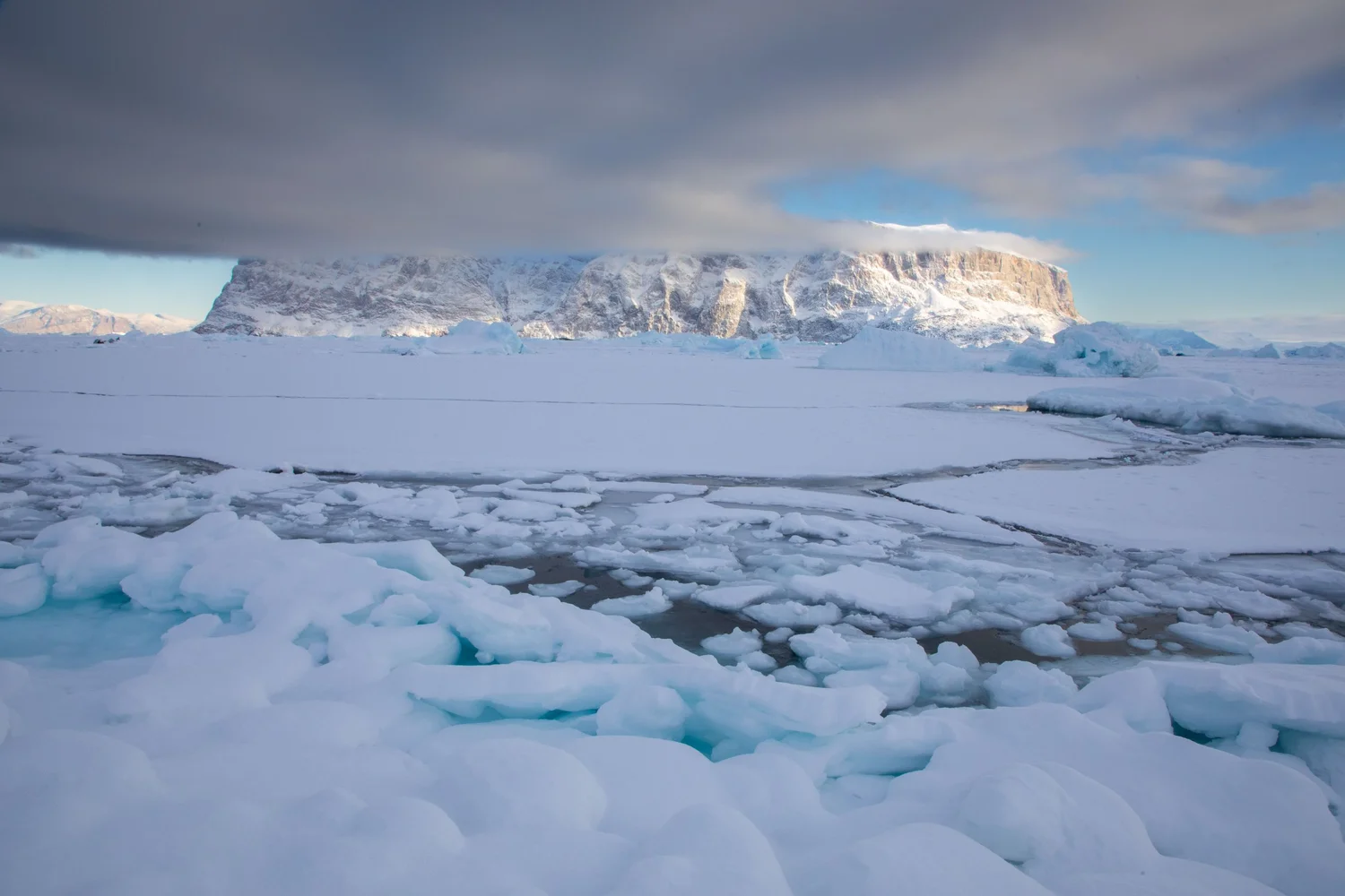 Uummannaq — fjord viewpoint