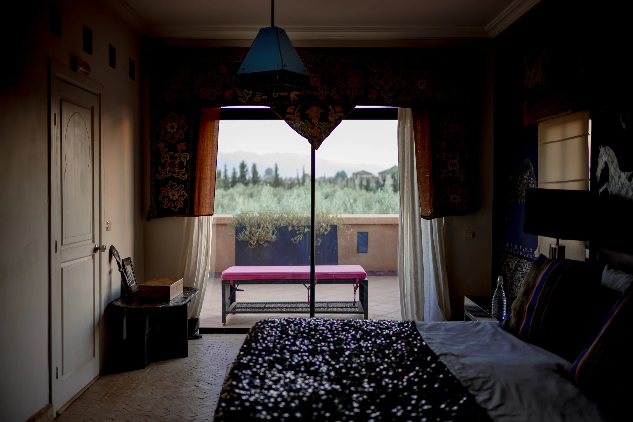 SS_Marrakech_Retreat_HorseRoom_wBlue_Light_1004723.jpg