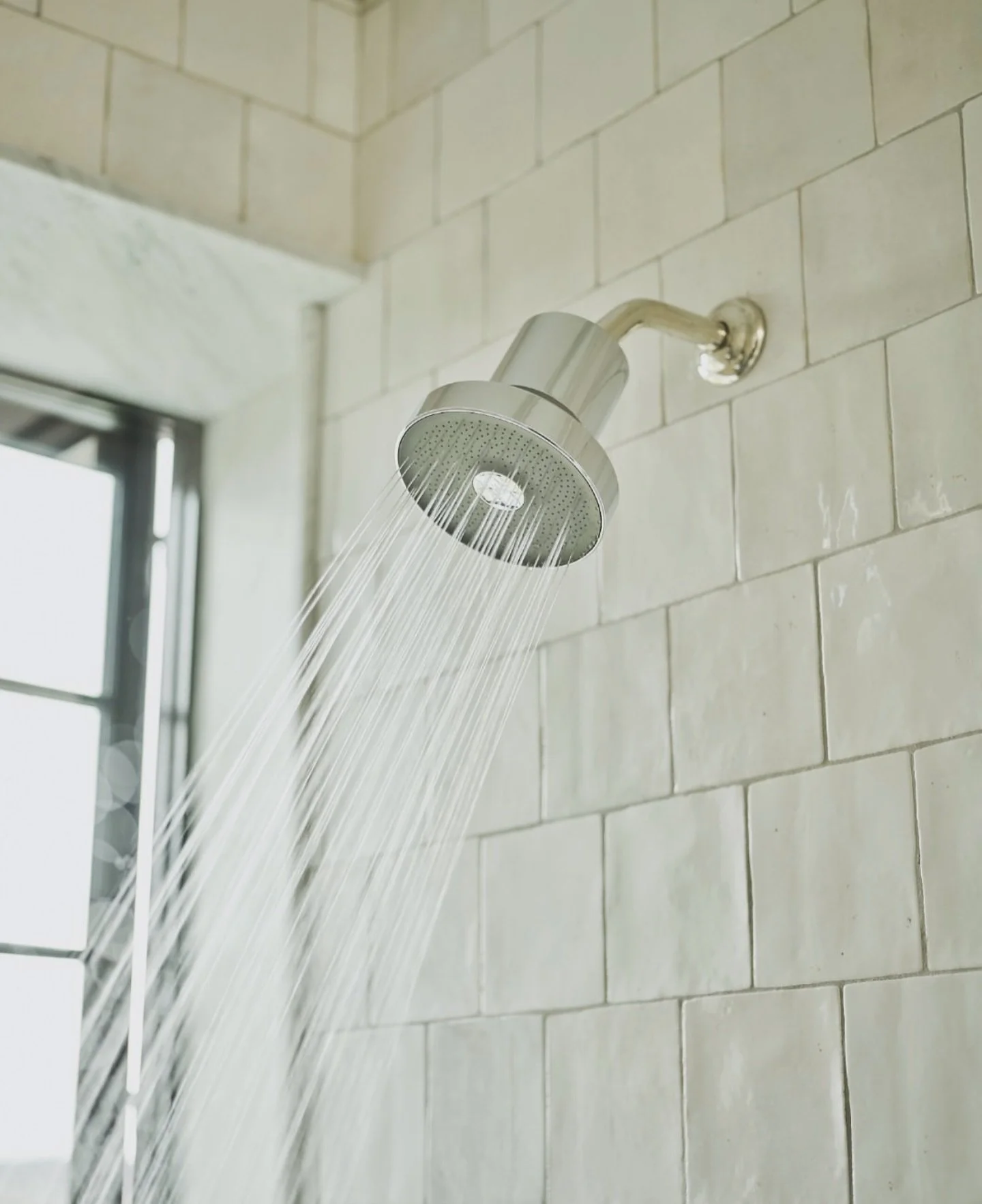 did you know&hellip; 💧

Minnesota, including the Twin Cities, experiences hard water due to its reliance on groundwater, which absorbs minerals from the state&rsquo;s limestone bedrock!

One of the biggest reasons to add a @jolieskinco shower head t
