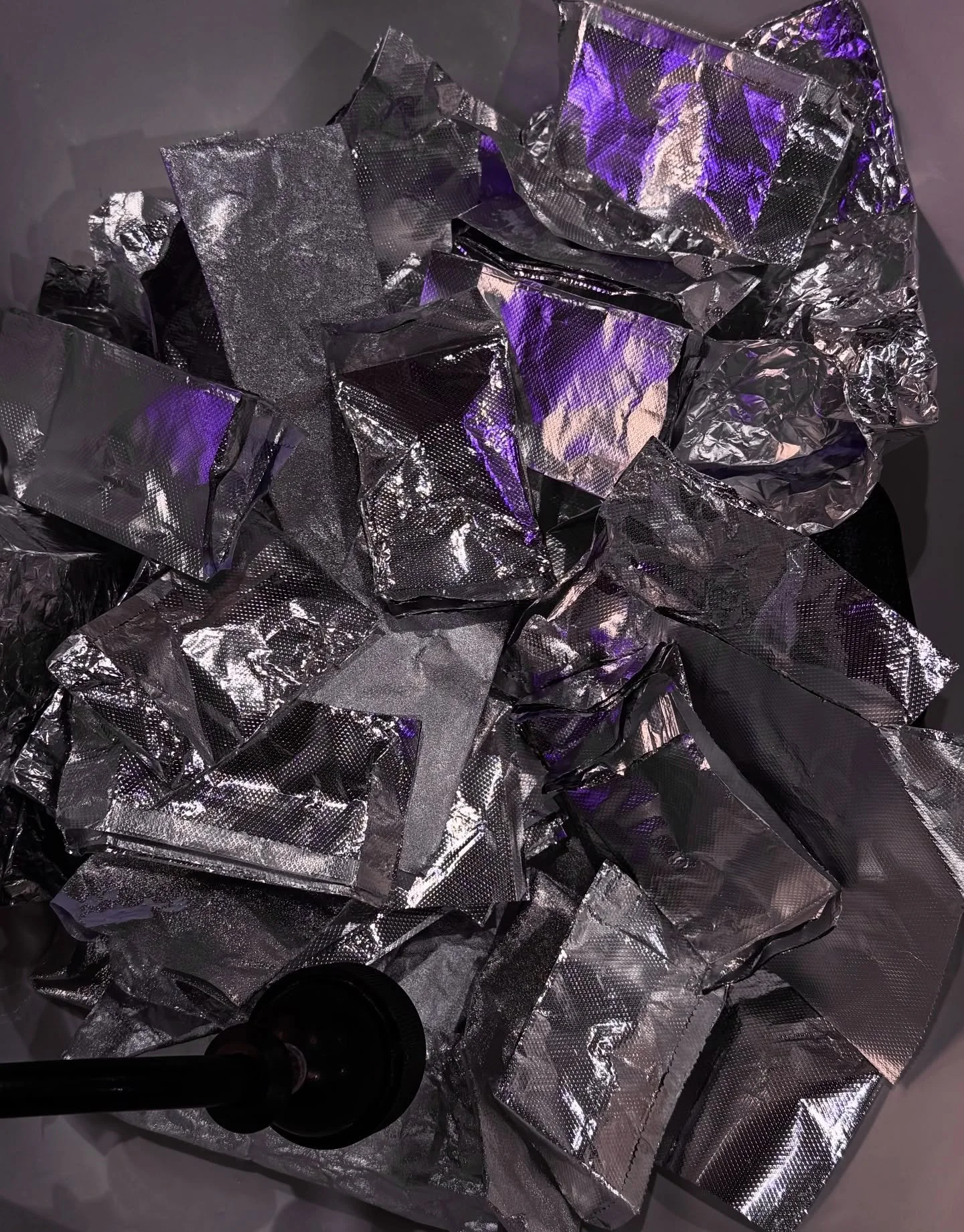 time to book your holiday hair refresh 💜💕