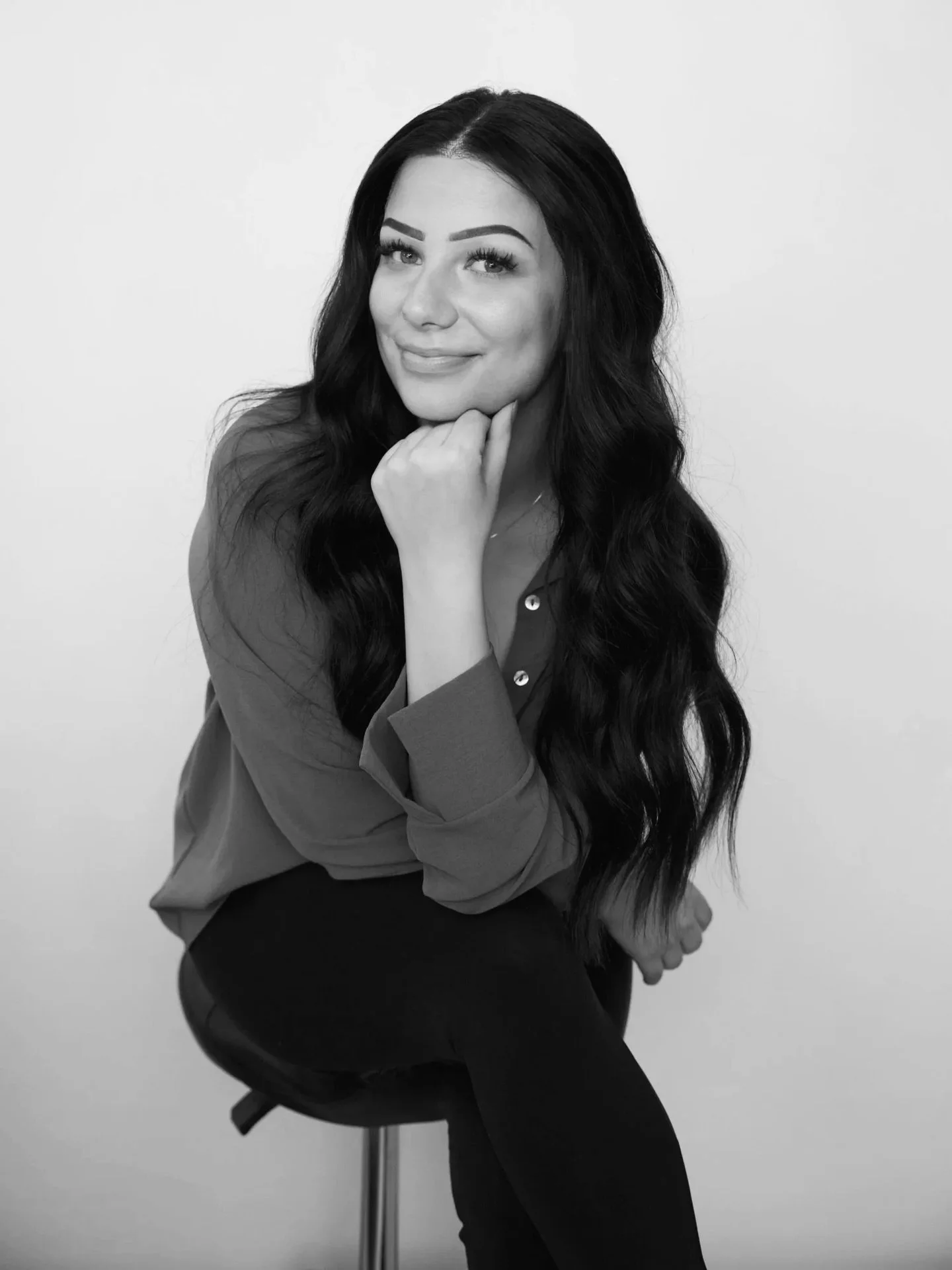 please give a warm welcome to @_hairby.caitlin 🩷

Caitlin is a hair stylist who specializes in lived-in brunettes and natural-looking extensions - though she still loves taking care of her blondes, too! 

Since beginning her career in 2020, she has 