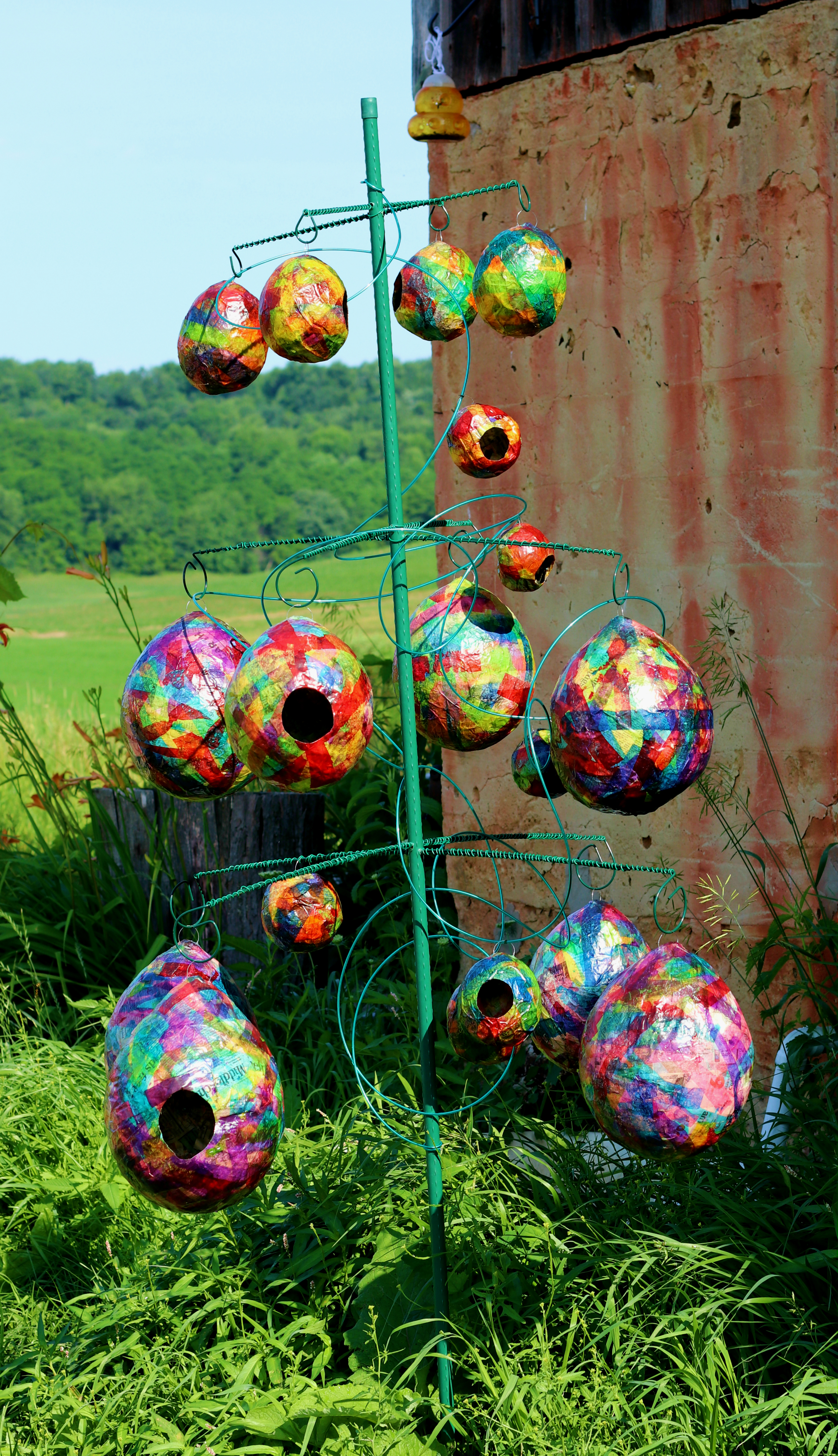 Digital photography, papier-mâché, beeswax, garden wire, plant props & plant stakes. 2018.