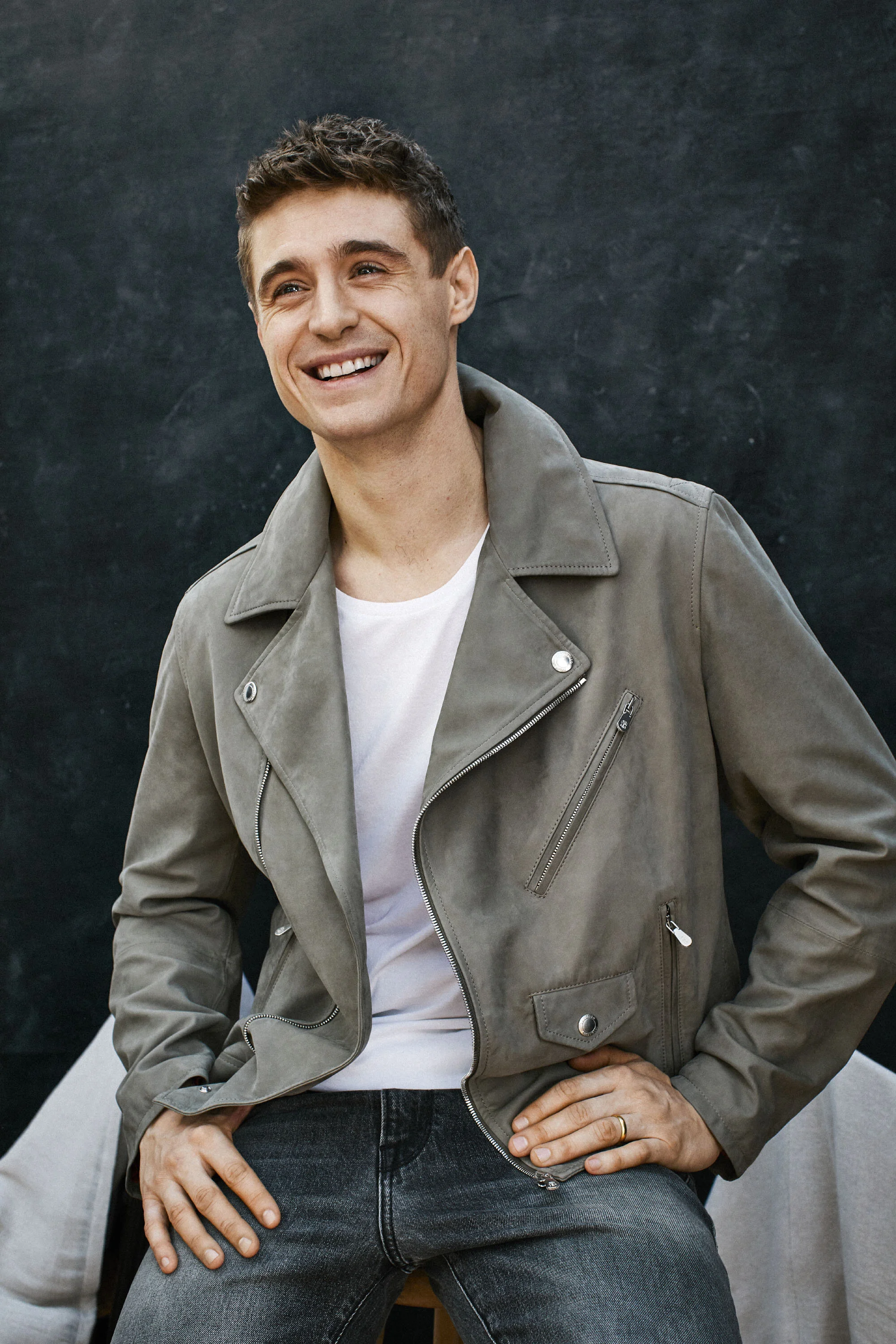 Max_Irons_18_09_19_00409.jpg