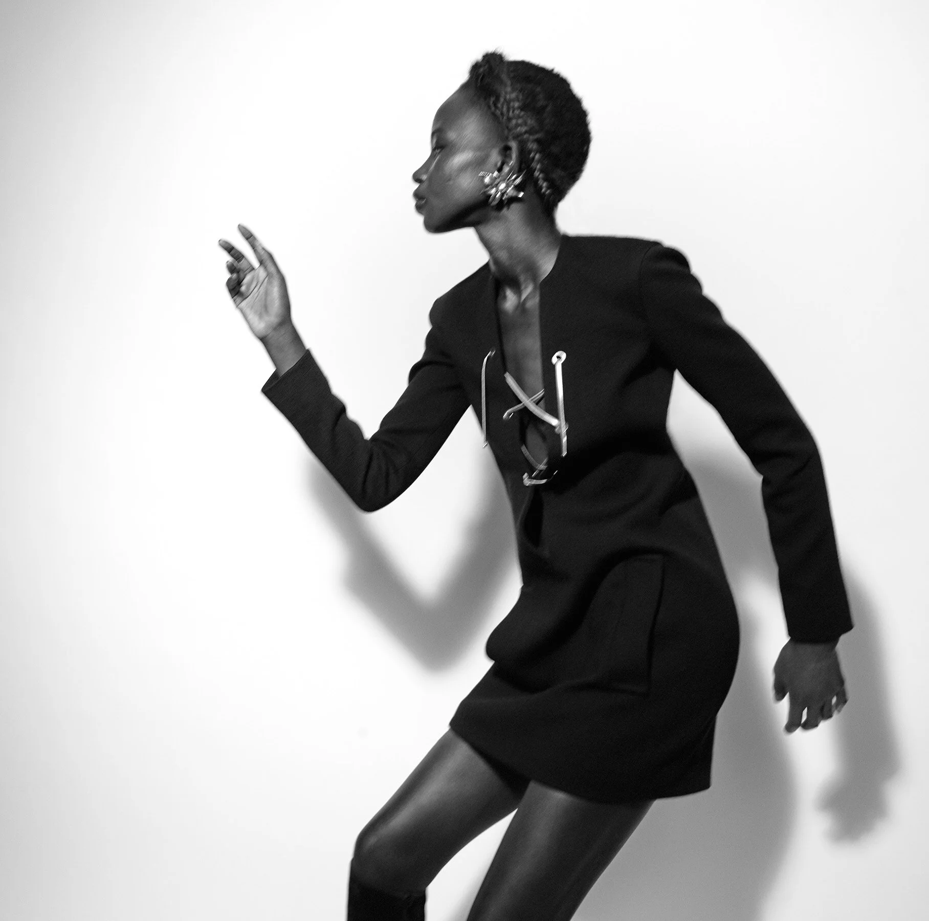 Mariano + Oliver_HEROINE_14_uncompressed_Page_4_Image_0002.jpg