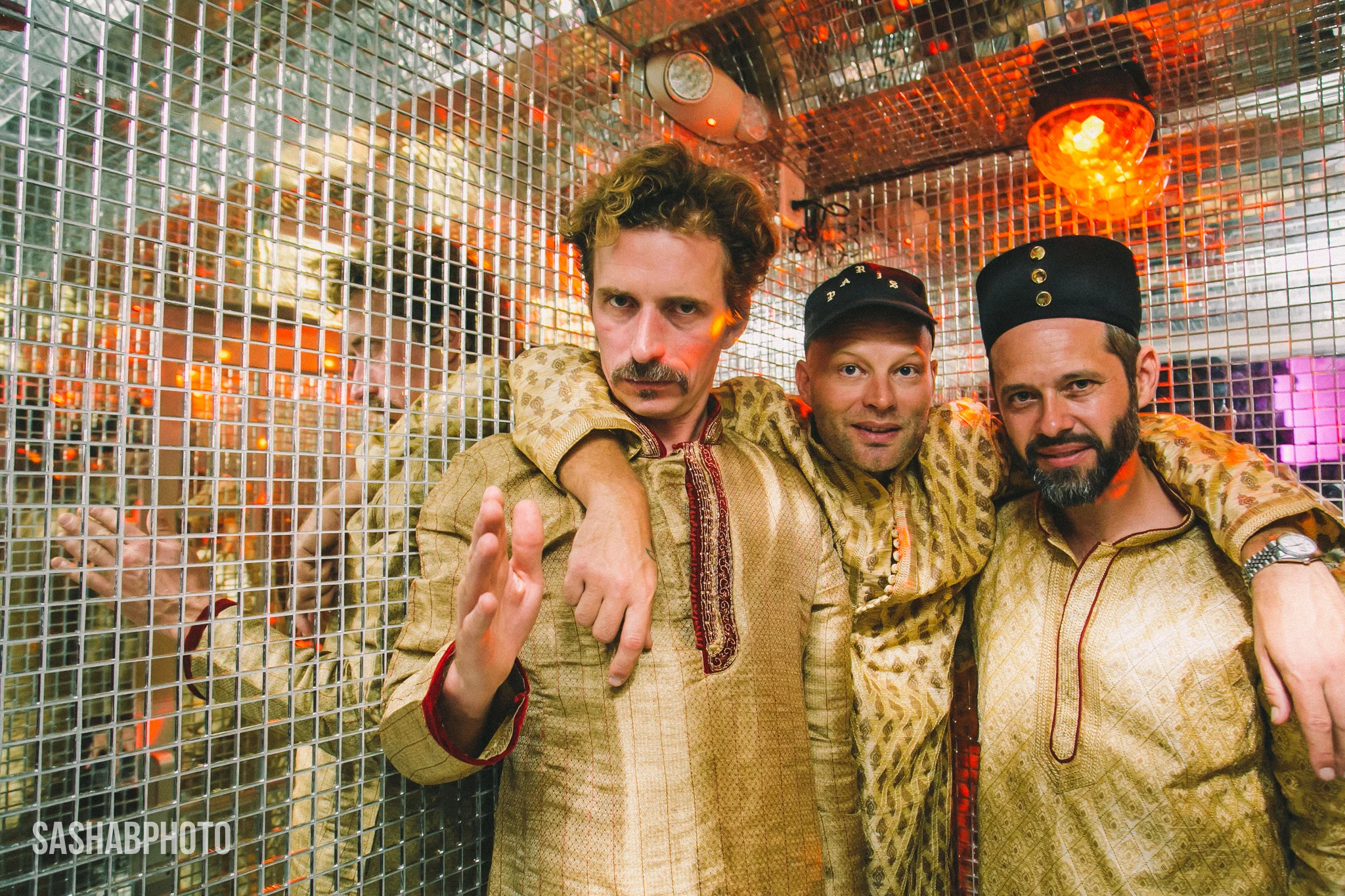 FICTION_WHOMAEWHO_hoy_1115 _0406.jpg