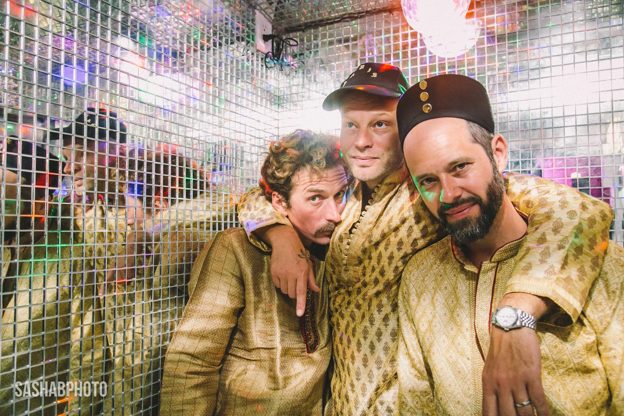 FICTION_WHOMAEWHO_hoy_1115 _0414.jpg
