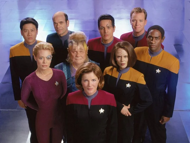 2448cb9ab3156f15b0768cd30445982c--star-trek-voyager-tv-star.jpg