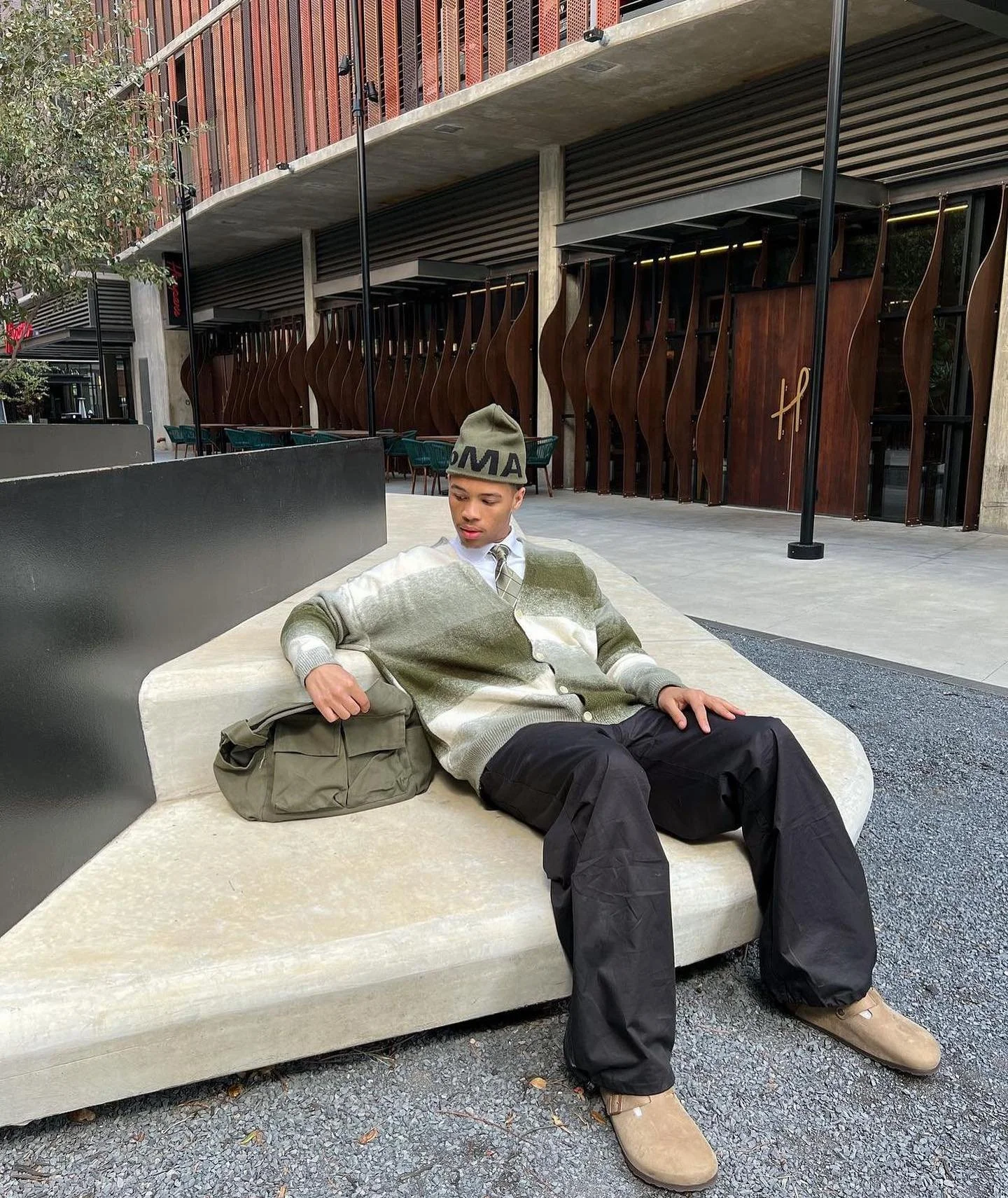 how to build a capsule wardrobe ⛓️ start by assessing your lifestyle and personal style to determine your wardrobe needs. choose high-quality, durable items that fit well and make you feel confident. stick to a limited color palette to ensure that al