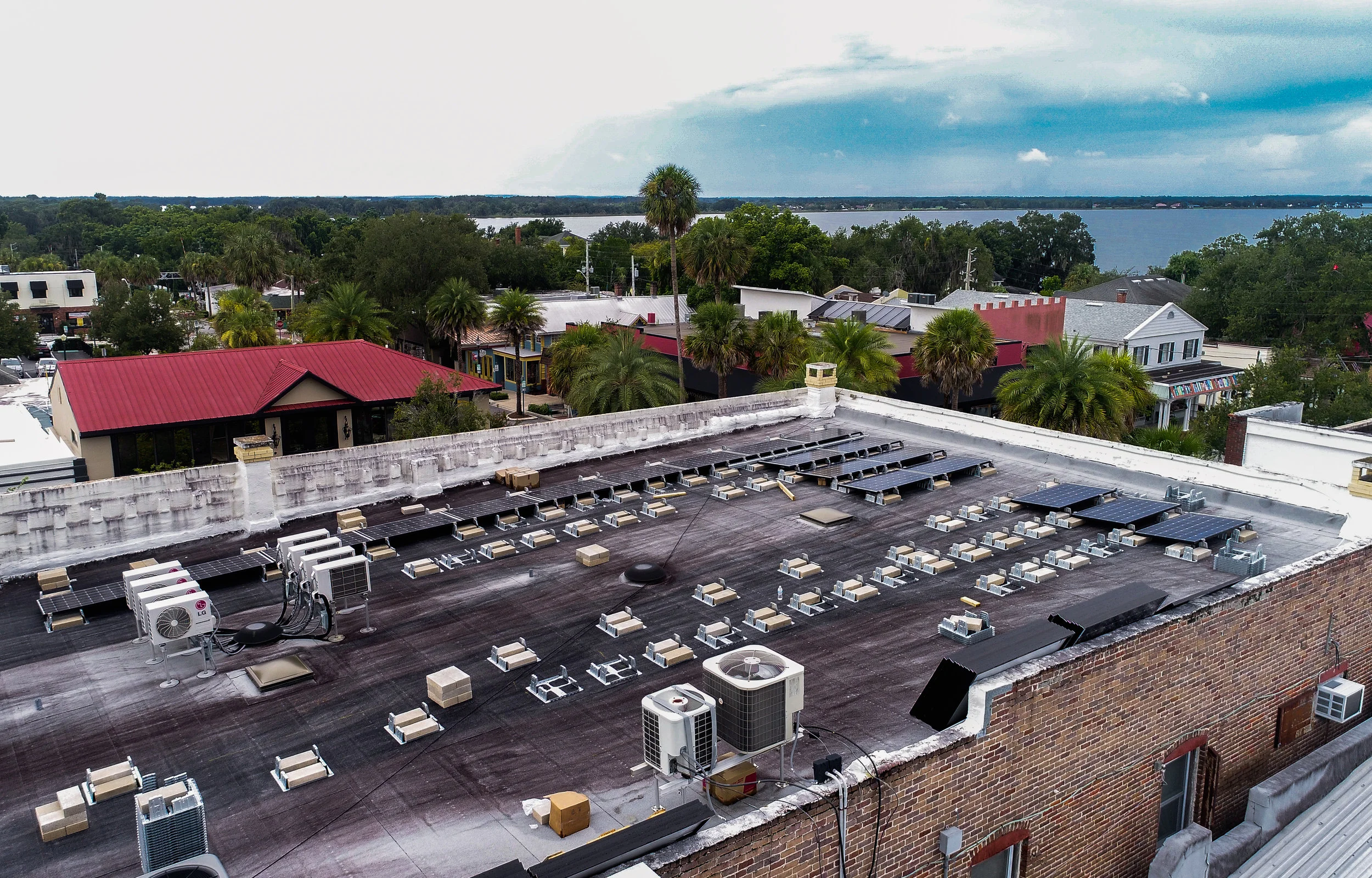 commercialsolar_downtownmountdora_historicbuilding_optimussolar_florida_2.jpg