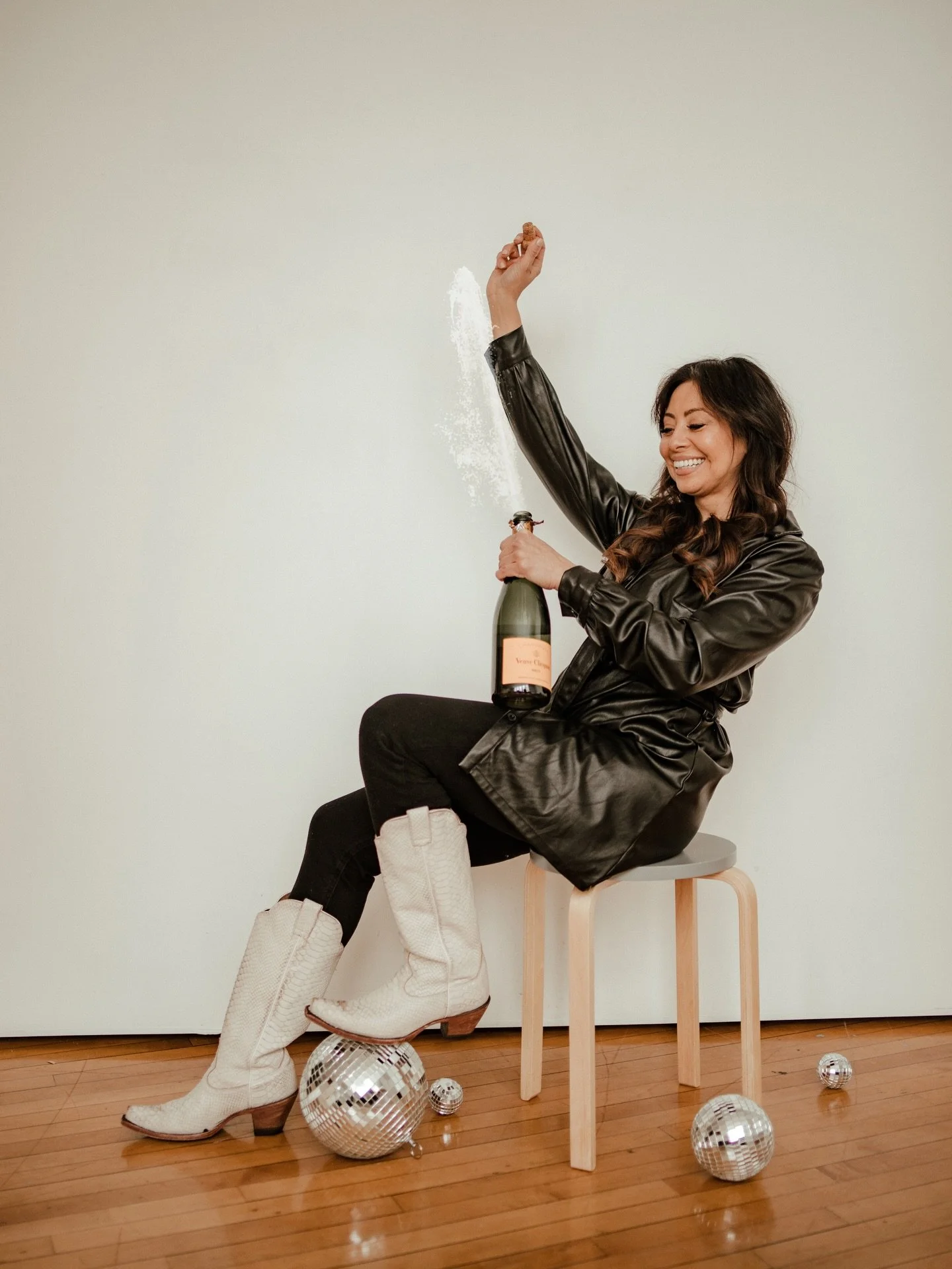 back with another incredible women-owned small business in the quad cities. i have absolutely loved working with these ladies over the last few years, @fusionsalonandspa1 🎀

#quadcities #quadcitiesphotographer #tagtheqc
#smallbusiness #quadcitiesbra