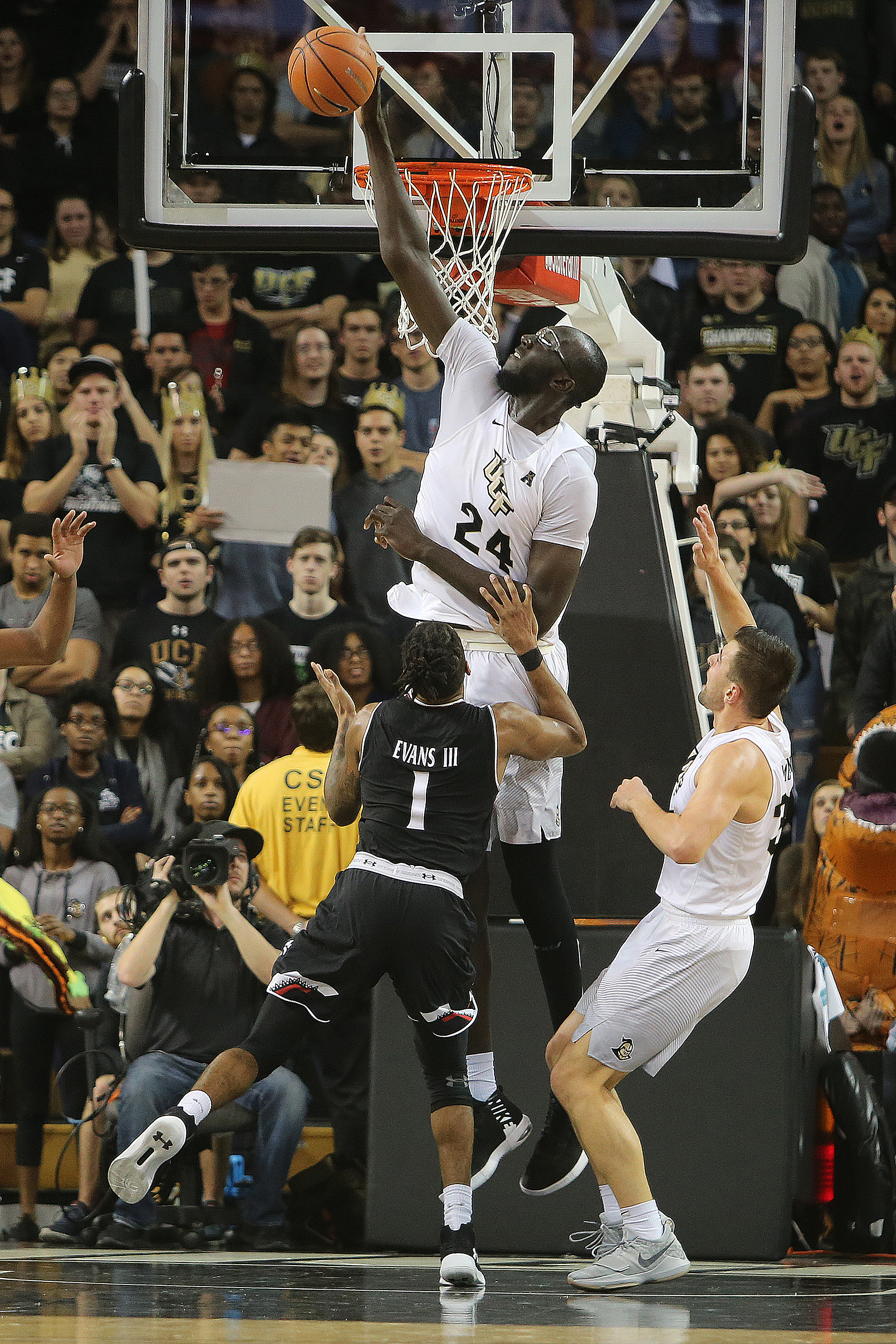 Cincinnati v Central Florida16.JPG