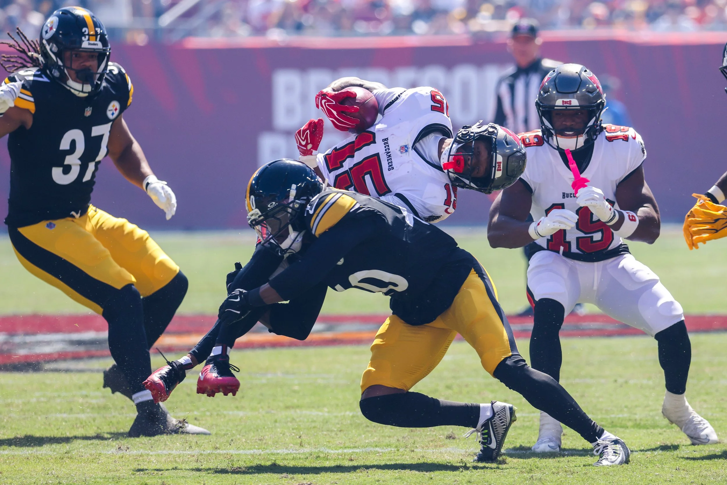 Rodgers Rescues Steelers in Overtime as Short-Handed Bucs Let One Slip Away