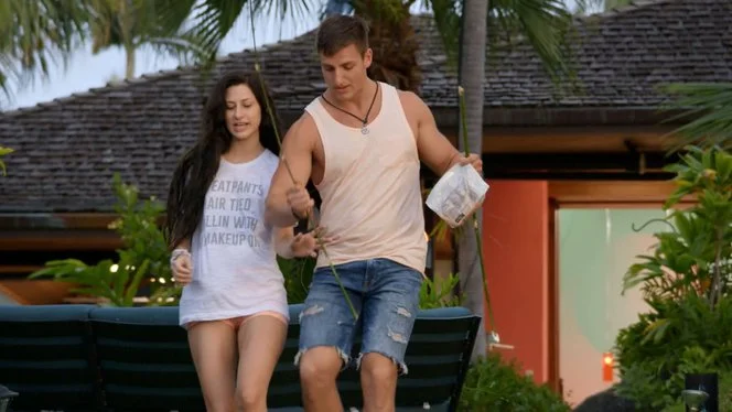 AYTO_306_Sneak_DanielSamantha_Thumbnail.jpg