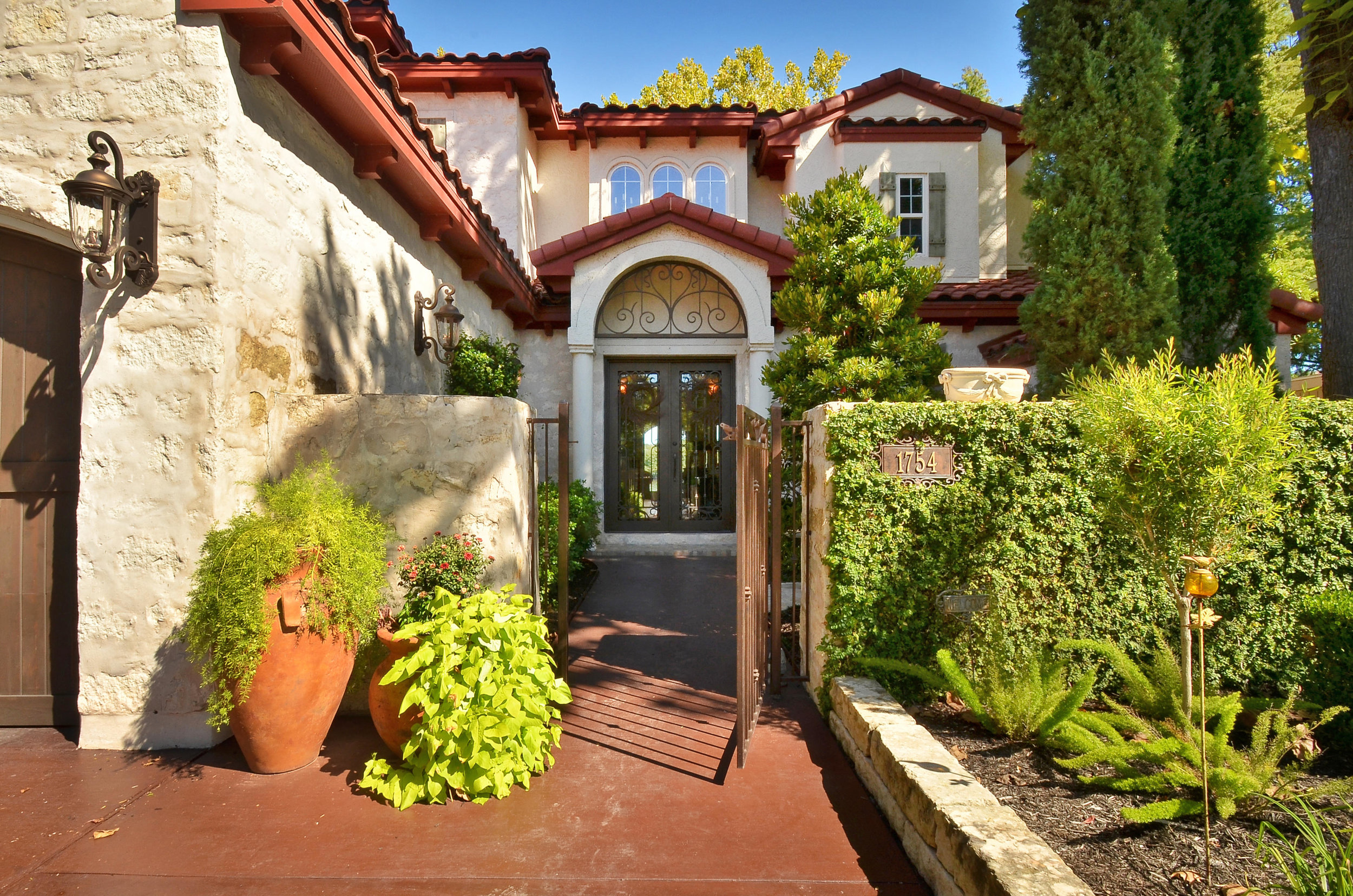 1754 Channel Road-print-003-Exterior Front 05-3696x2448-300dpi.jpg