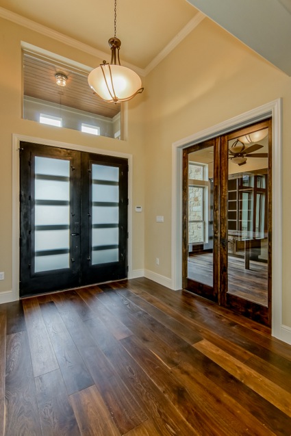 foyer.jpg