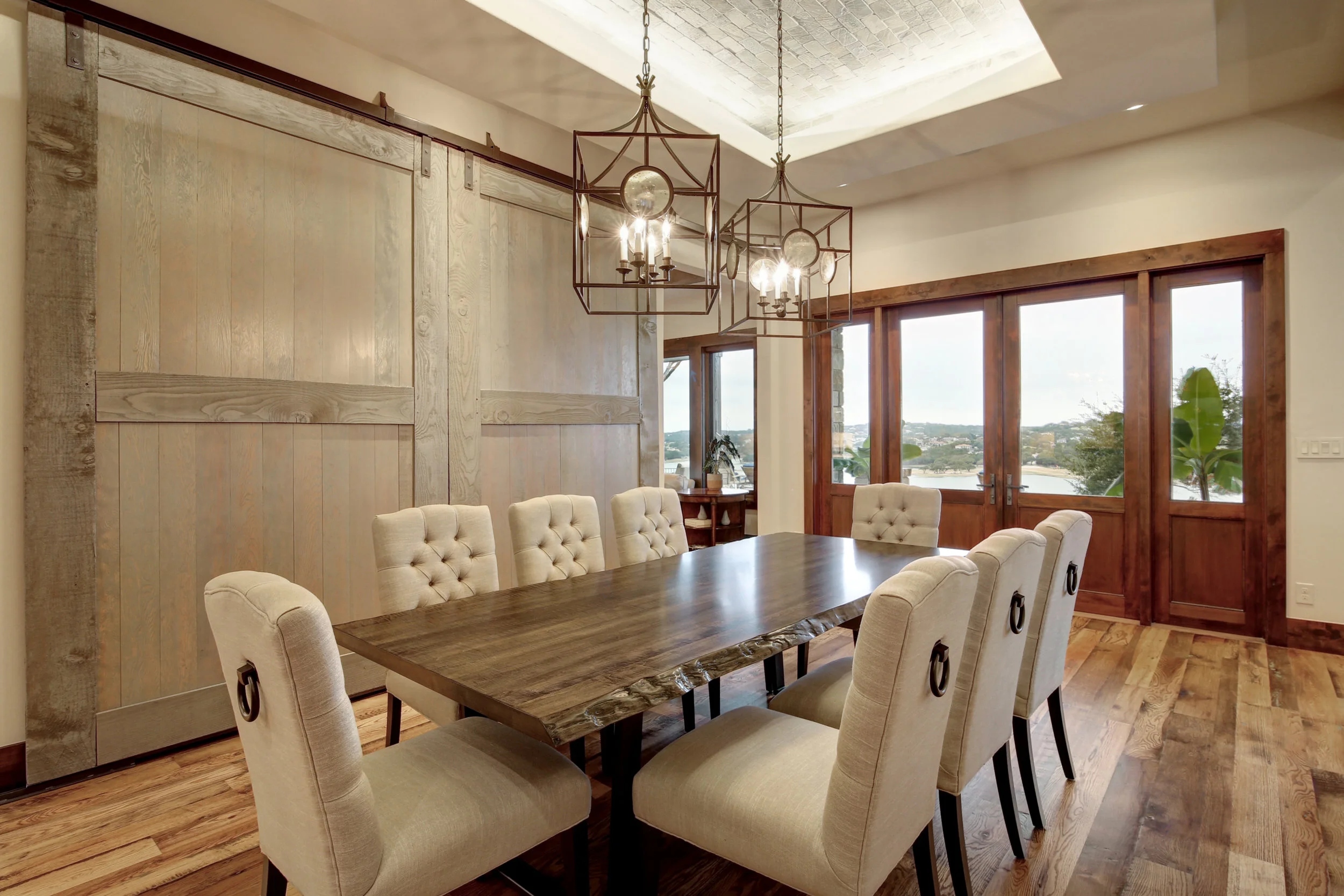 2101 Ruffian Heights Ln-print-009-6-Family Kitchen Dining 005-3793x2529-300dpi.jpg