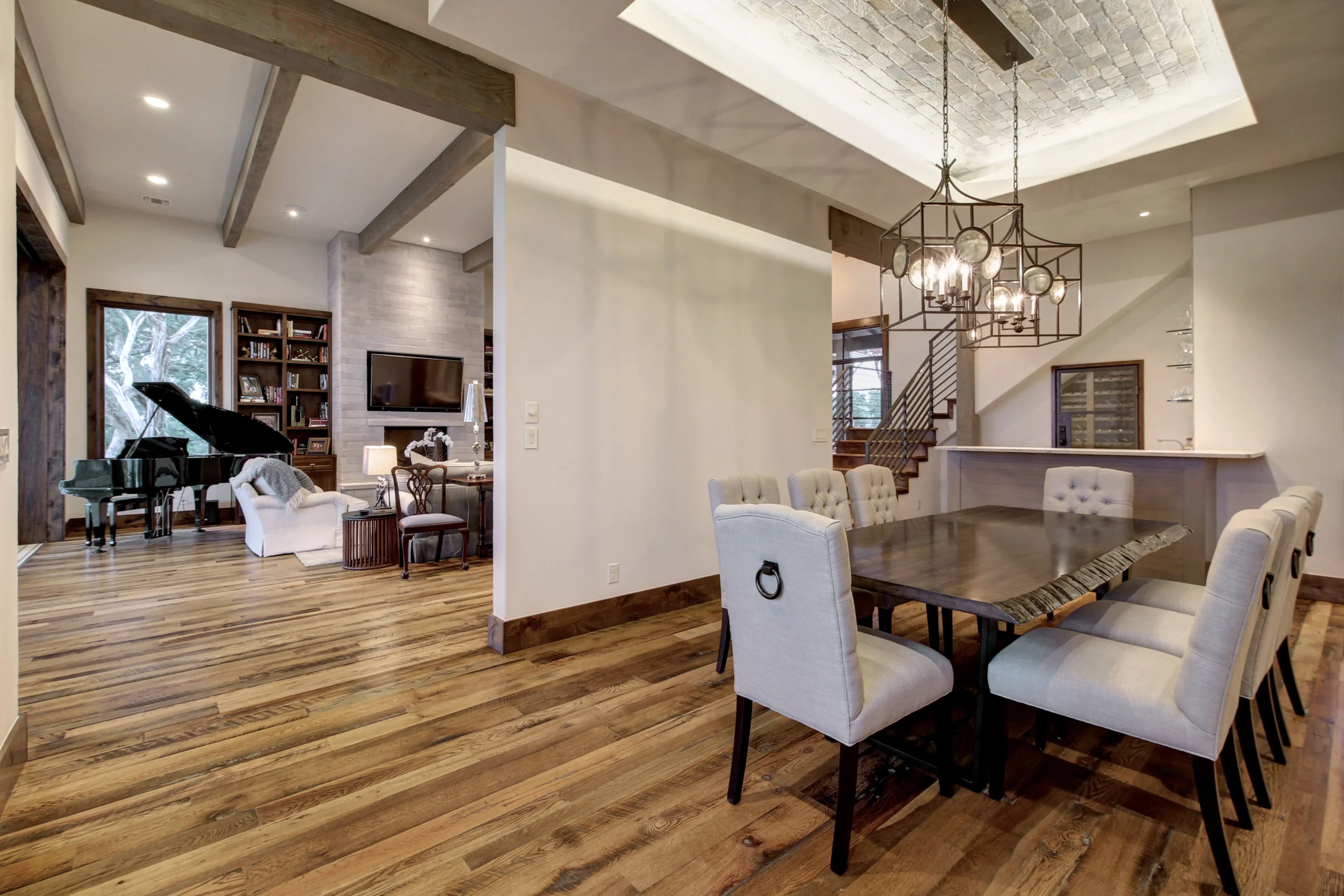 2101 Ruffian Heights Ln-print-011-9-Family Kitchen Dining 007-3807x2538-300dpi.jpg