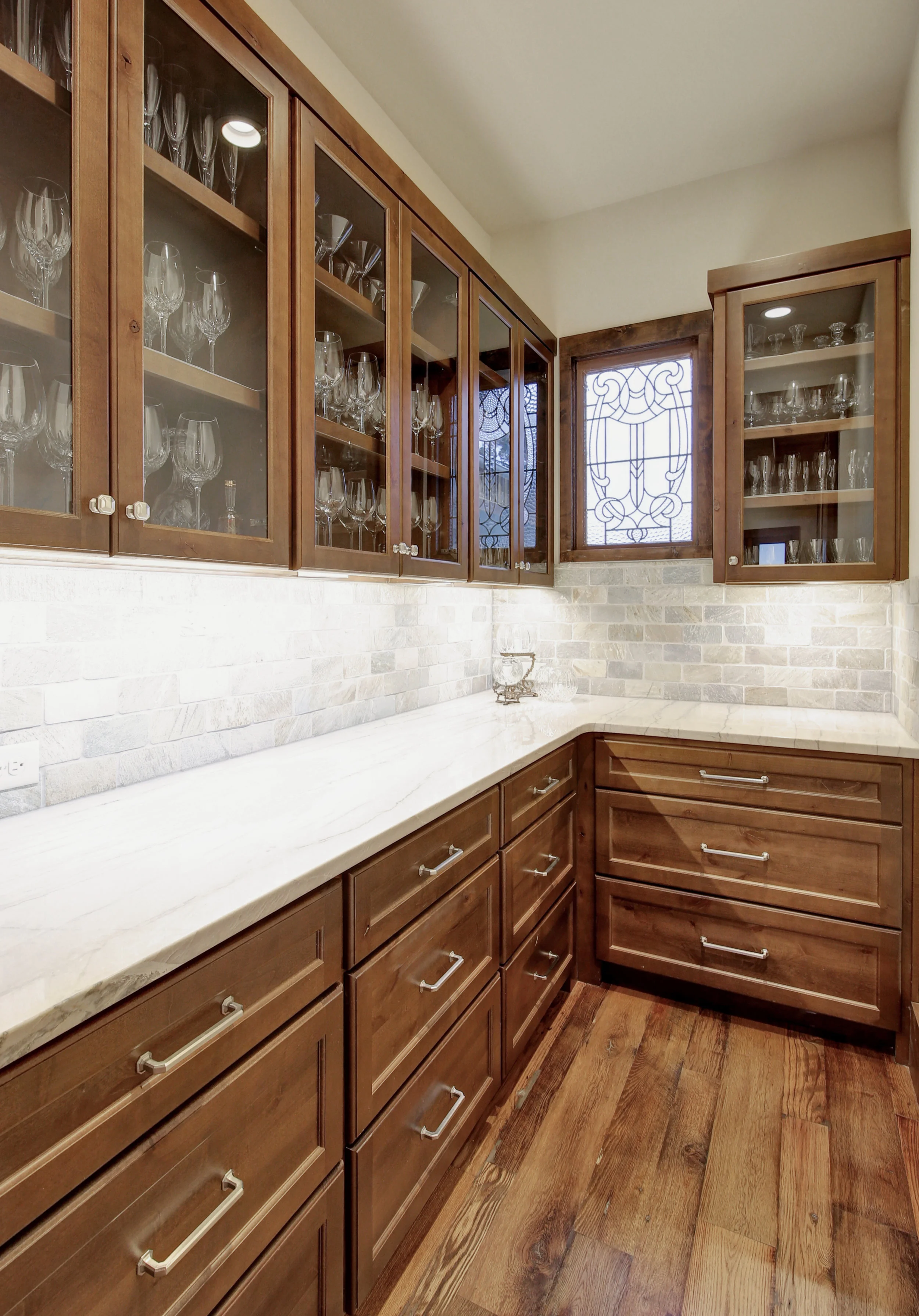 2101 Ruffian Heights Ln-print-020-13-Family Kitchen Dining 016-2560x3664-300dpi.jpg