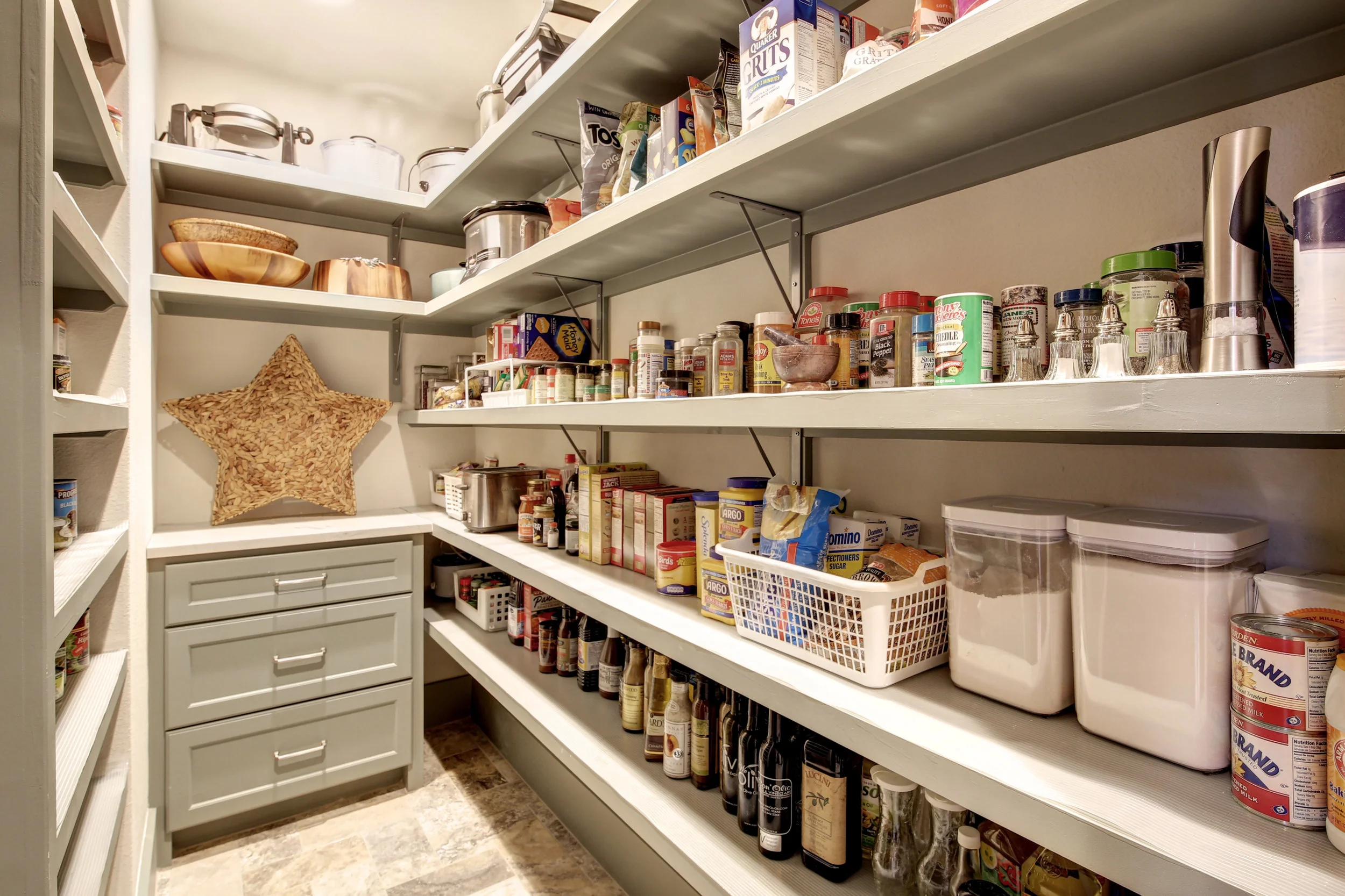 2101 Ruffian Heights Ln-print-021-15-Family Kitchen Dining 017-3721x2481-300dpi.jpg
