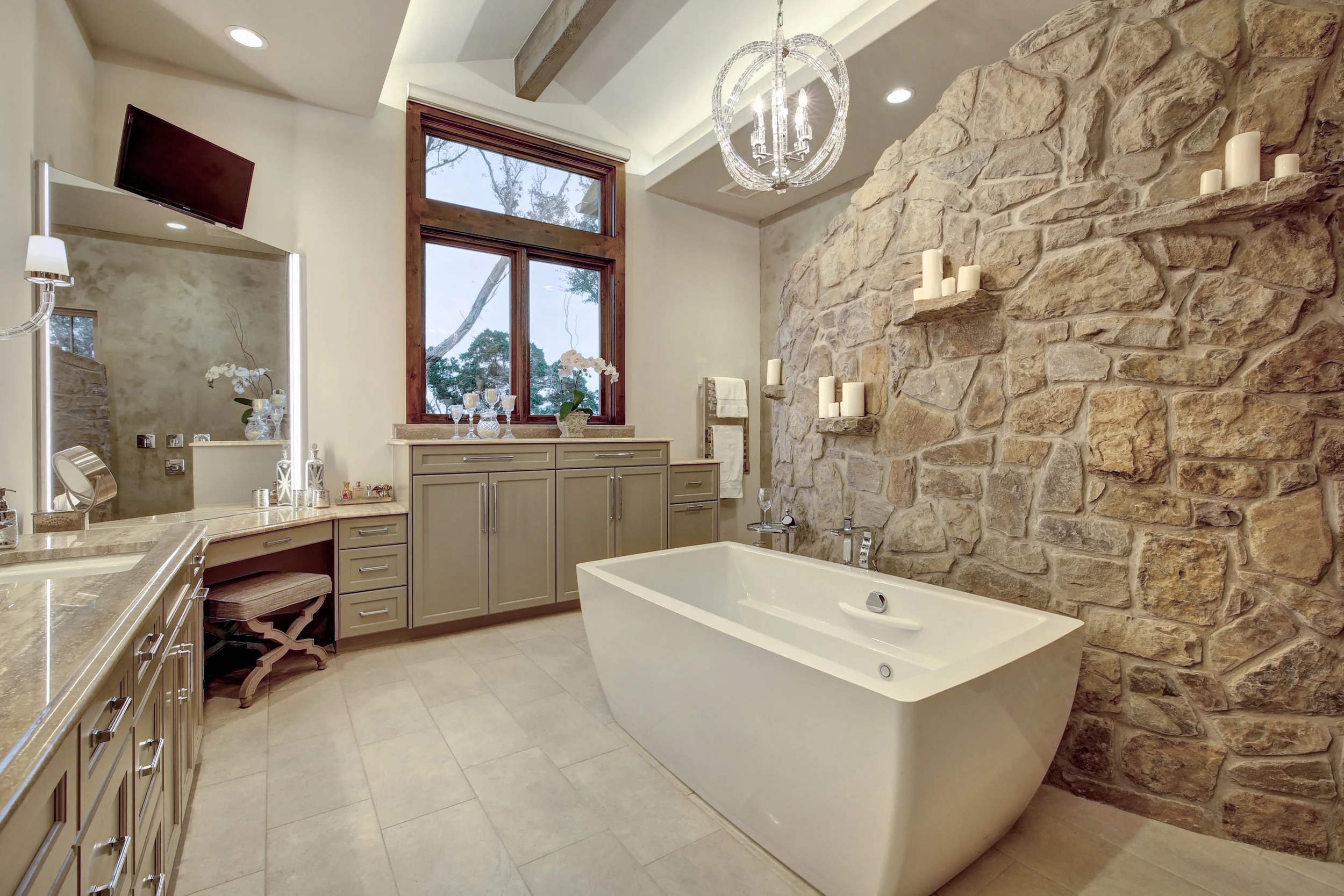 2101 Ruffian Heights Ln-print-027-14-Master 004-3840x2560-300dpi.jpg