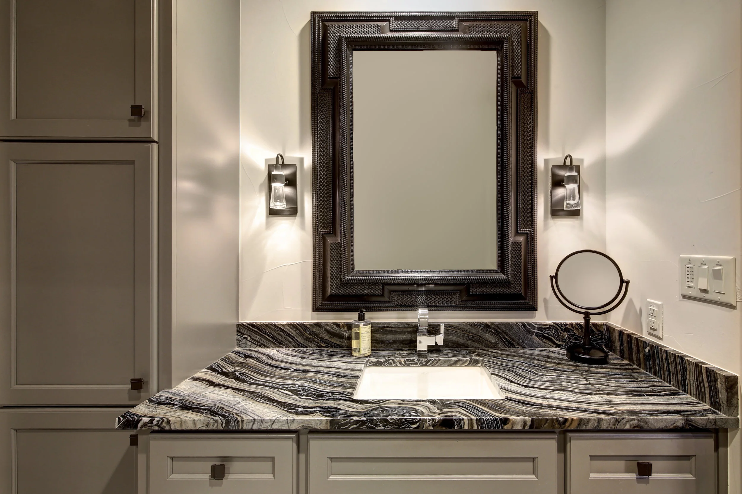 2101 Ruffian Heights Ln-print-036-32-Other Beds and Baths 003-3840x2560-300dpi.jpg