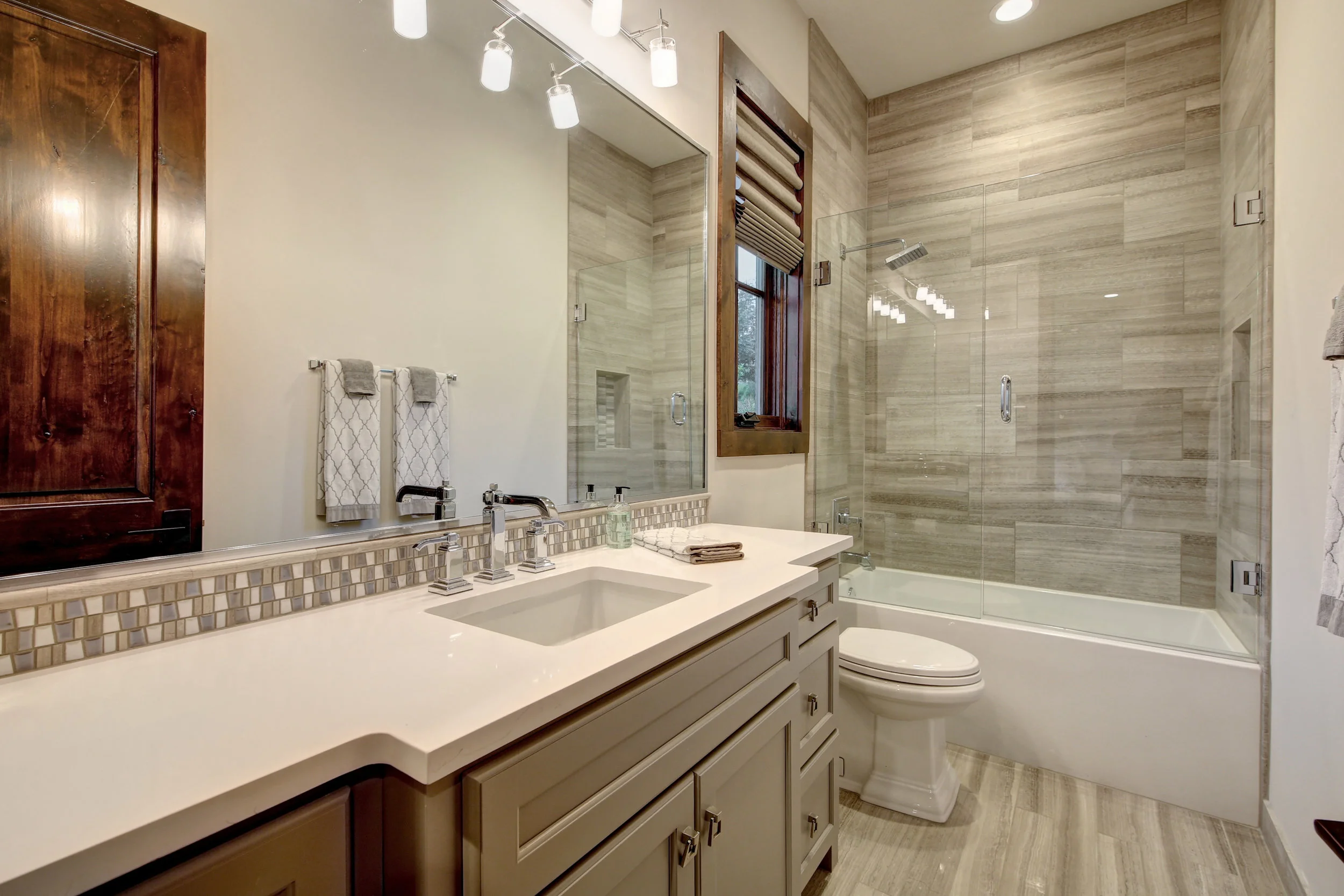 2101 Ruffian Heights Ln-print-058-48-Other Guest House 006-3840x2560-300dpi.jpg