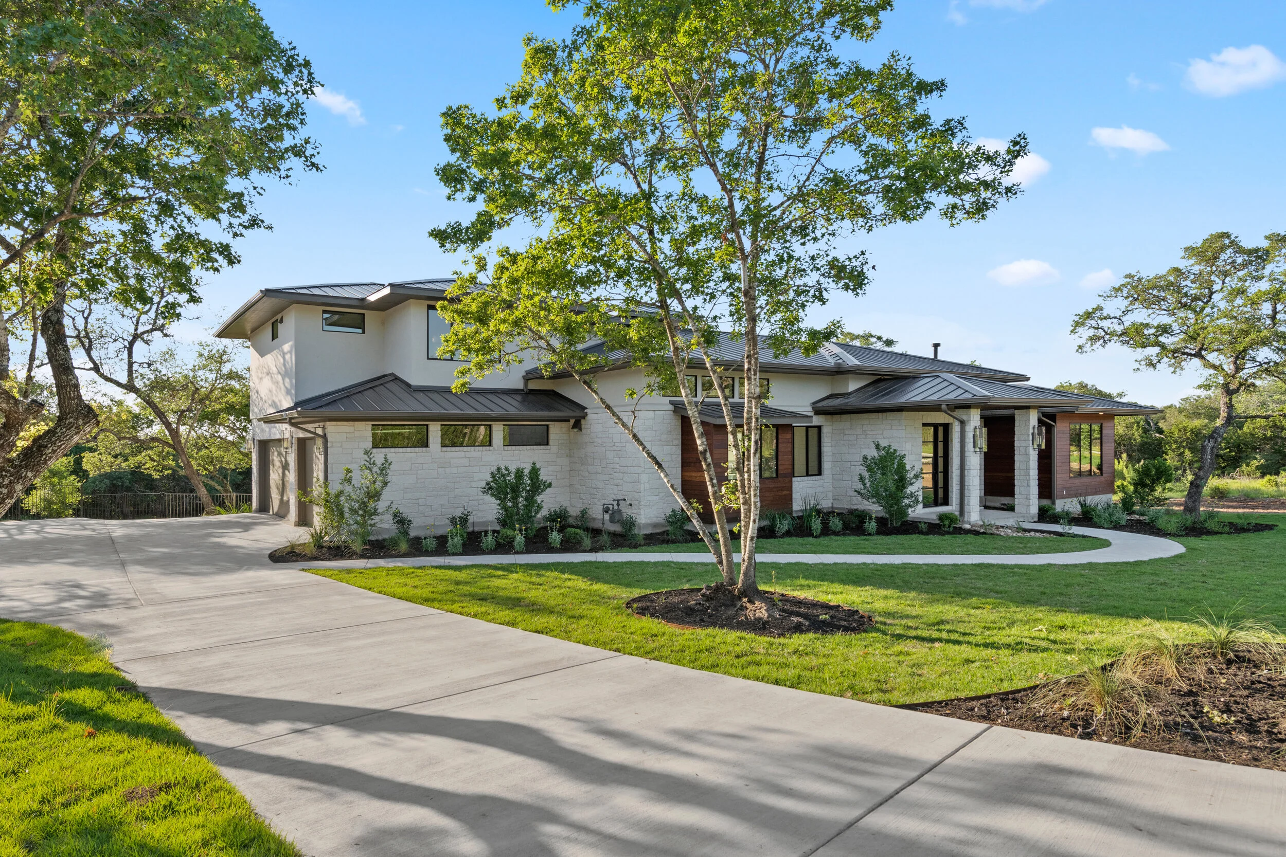 322 Delayne Drive_01.jpg