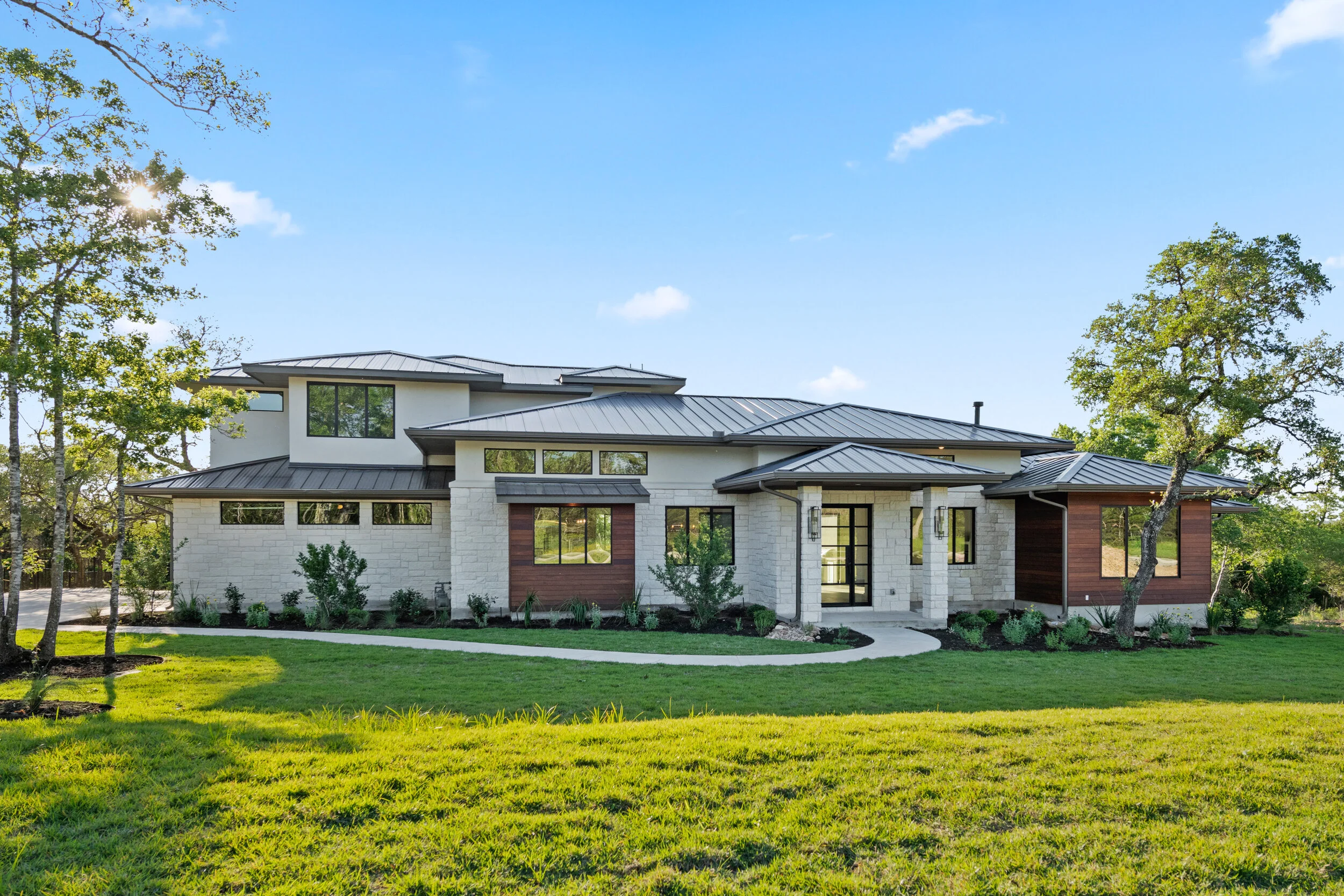 322 Delayne Drive_03.jpg